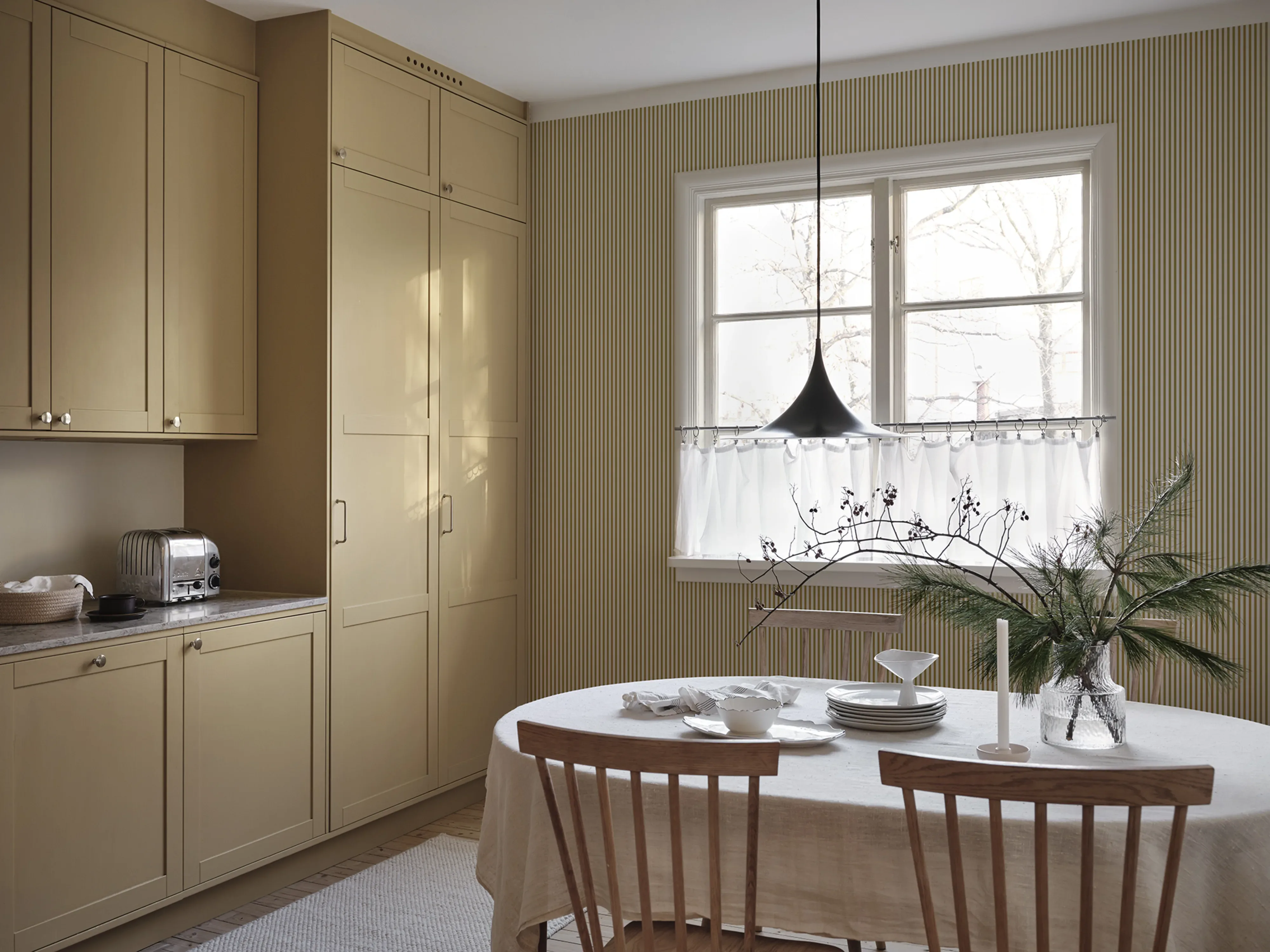 Sandberg Estelle in Mustard wallpaper (826-72)