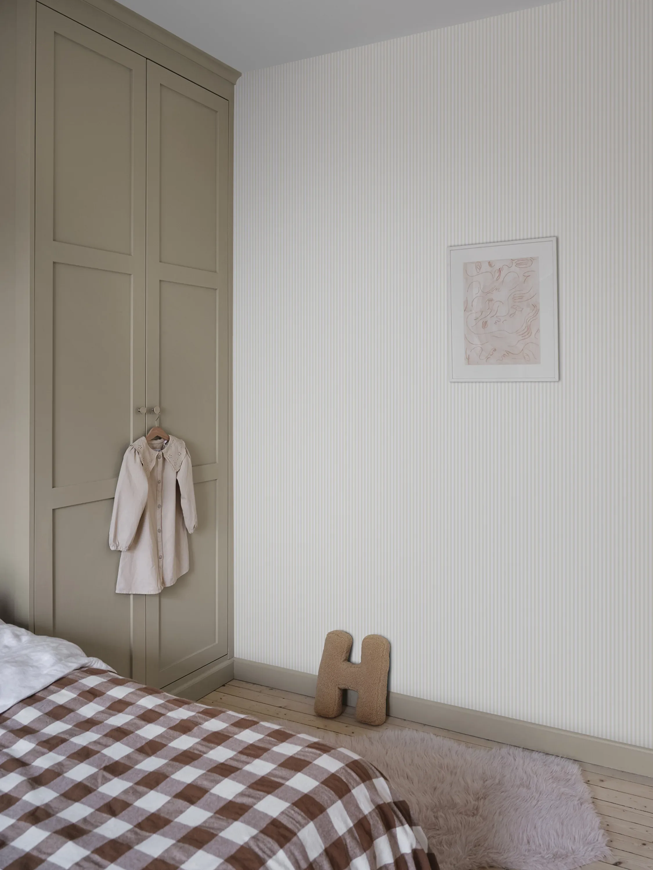 Sandberg Estelle in Sandstone wallpaper (826-09)