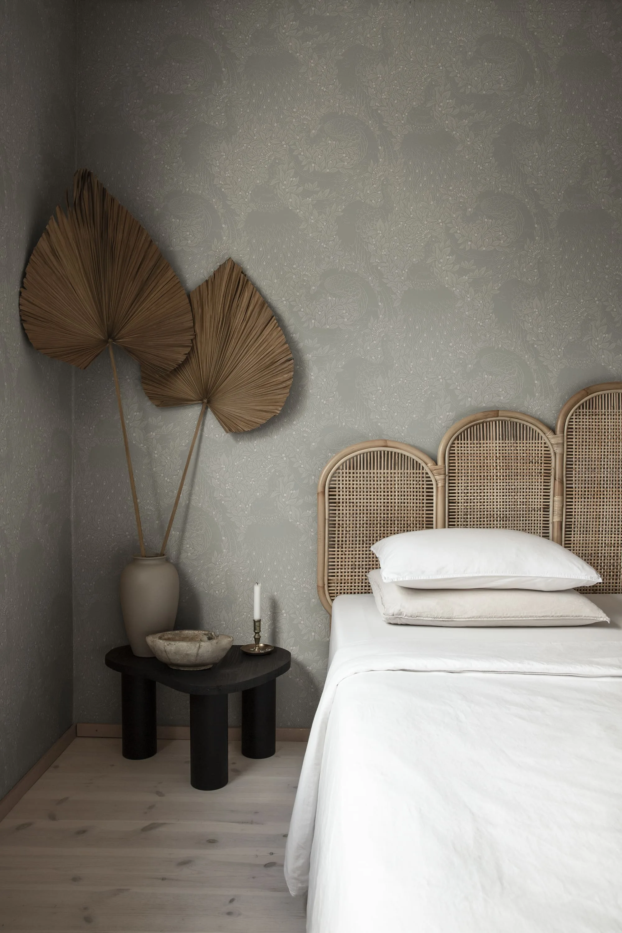 Sandberg Evelina in Sage Green wallpaper (S10127)