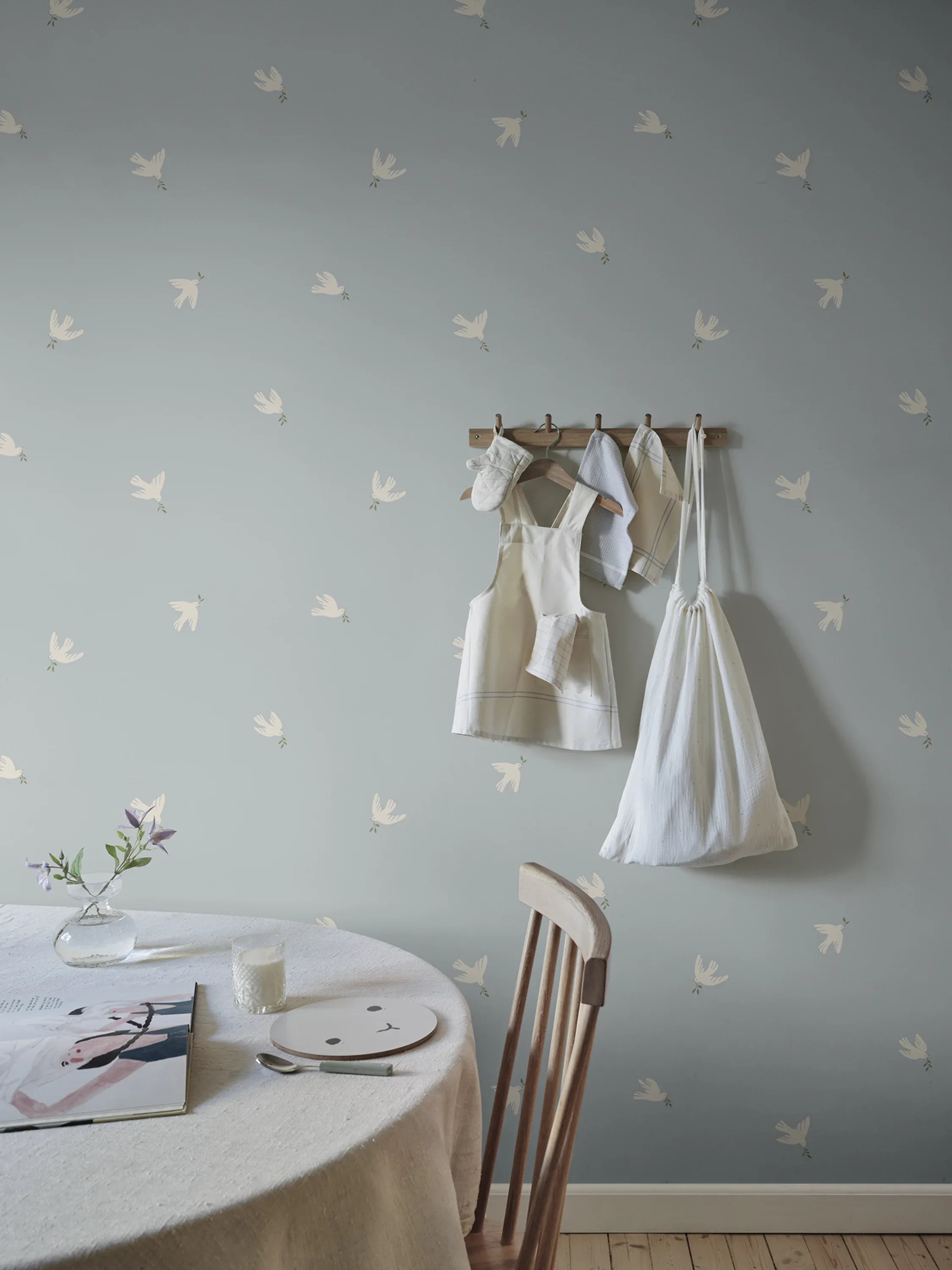 Sandberg Frida in Light Blue wallpaper (S10624)