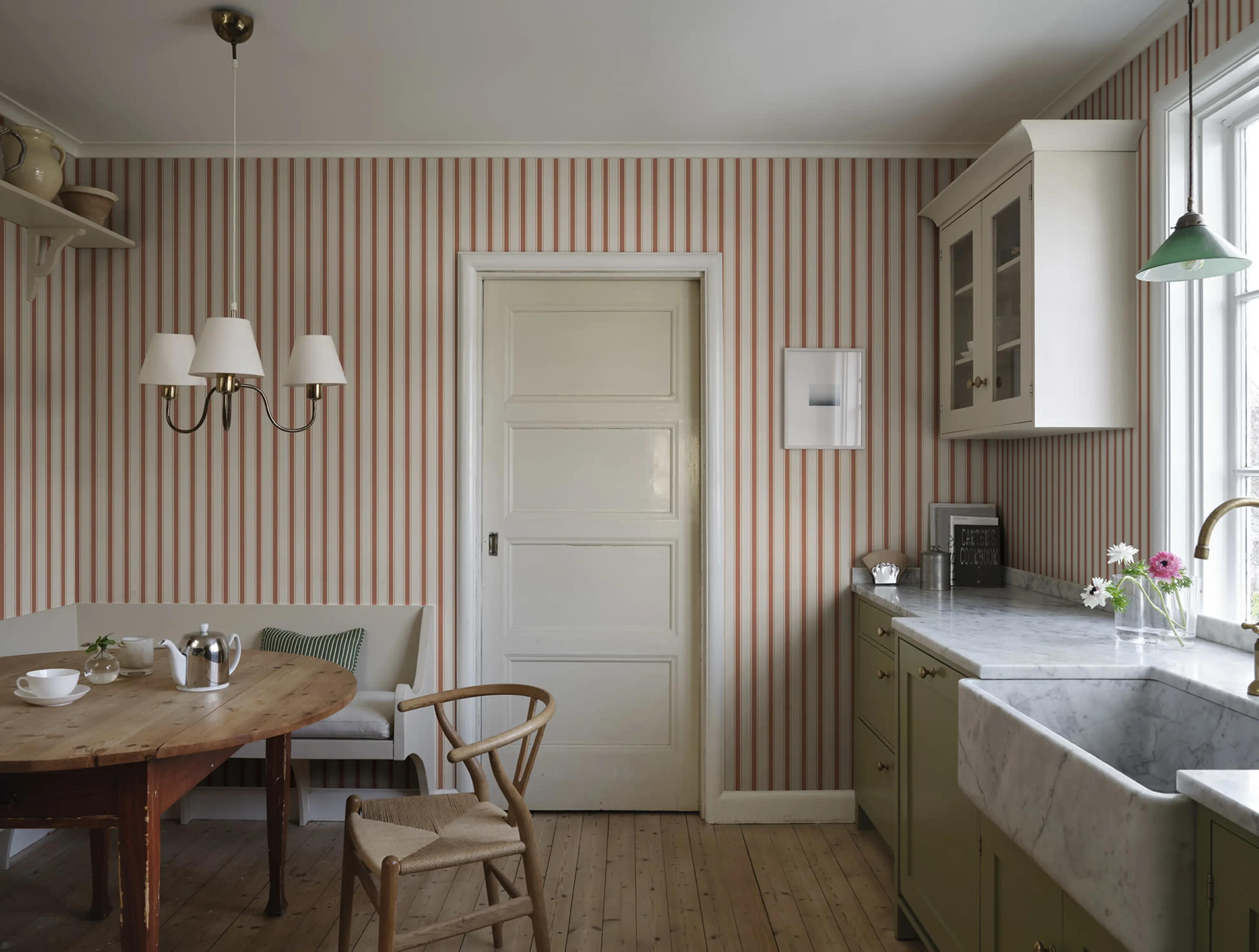 Sandberg Gustav in Red wallpaper (S10384)