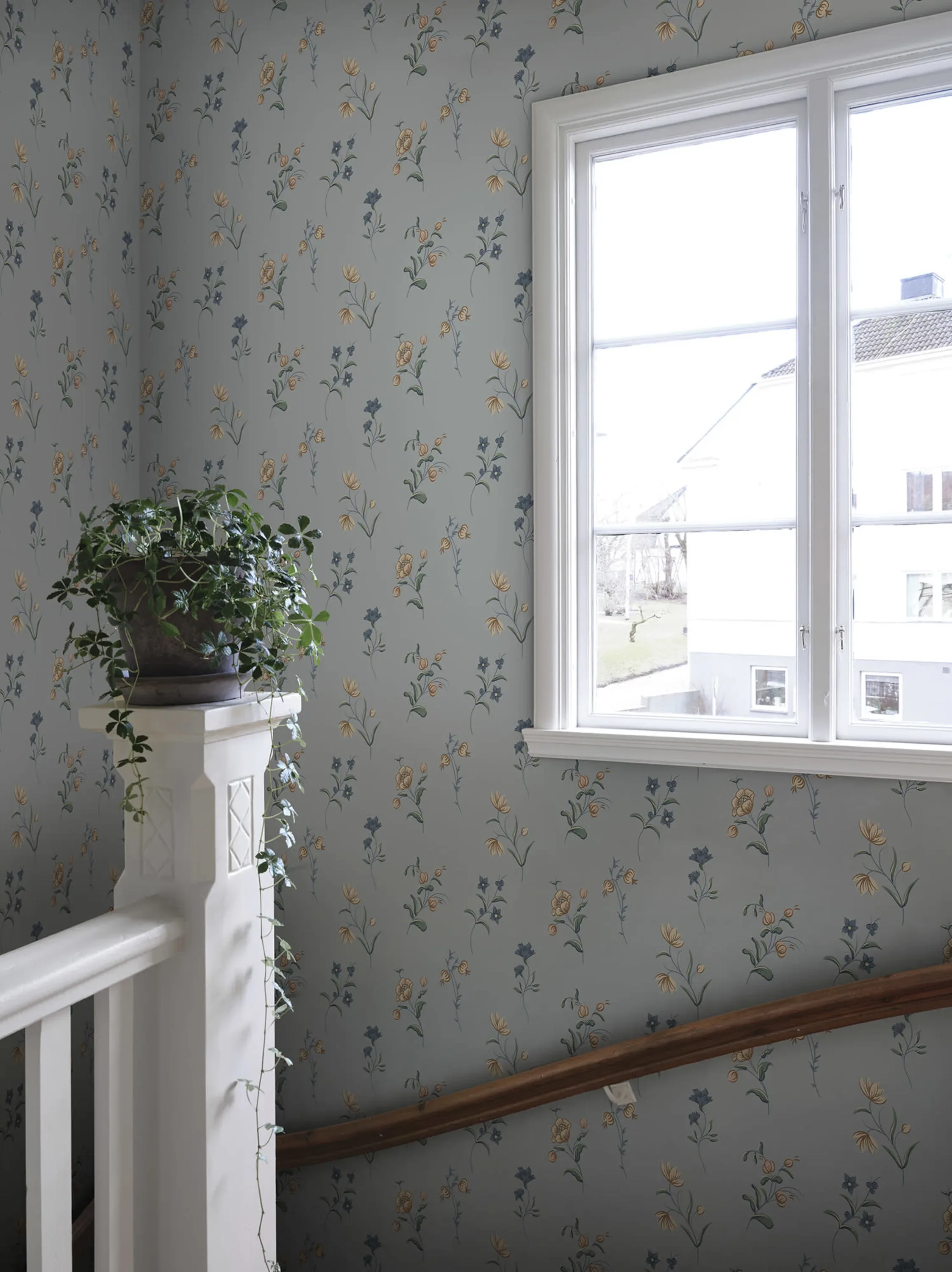 Sandberg Hanna in Misty Blue wallpaper (S10393)