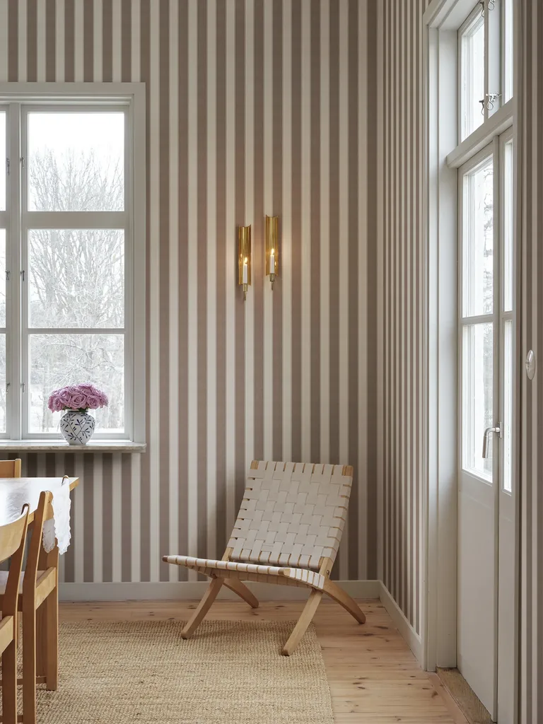 Sandberg Henrik in Brown wallpaper (S11022)