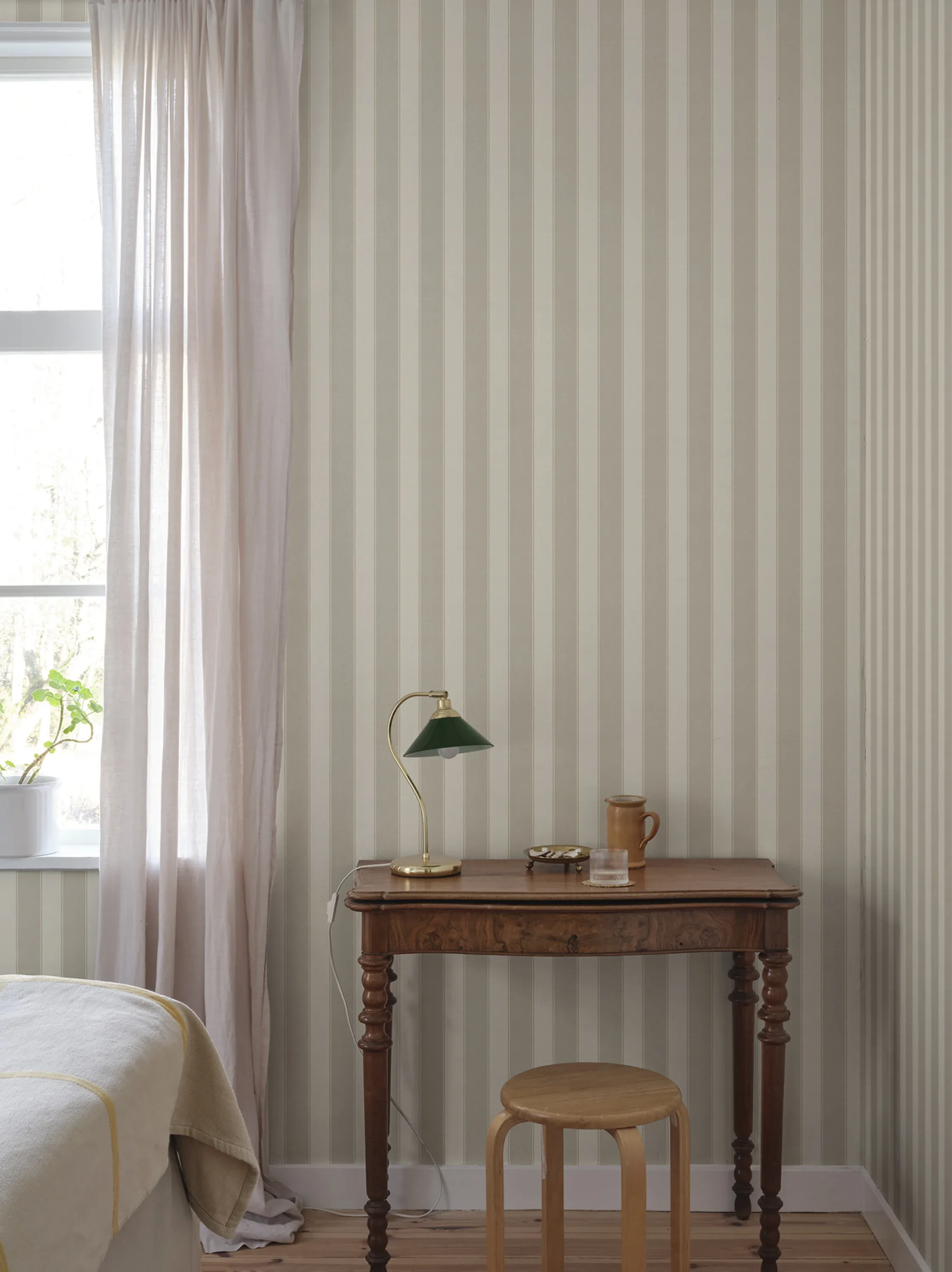 Sandberg Henrik in Light Gray wallpaper (S11021)