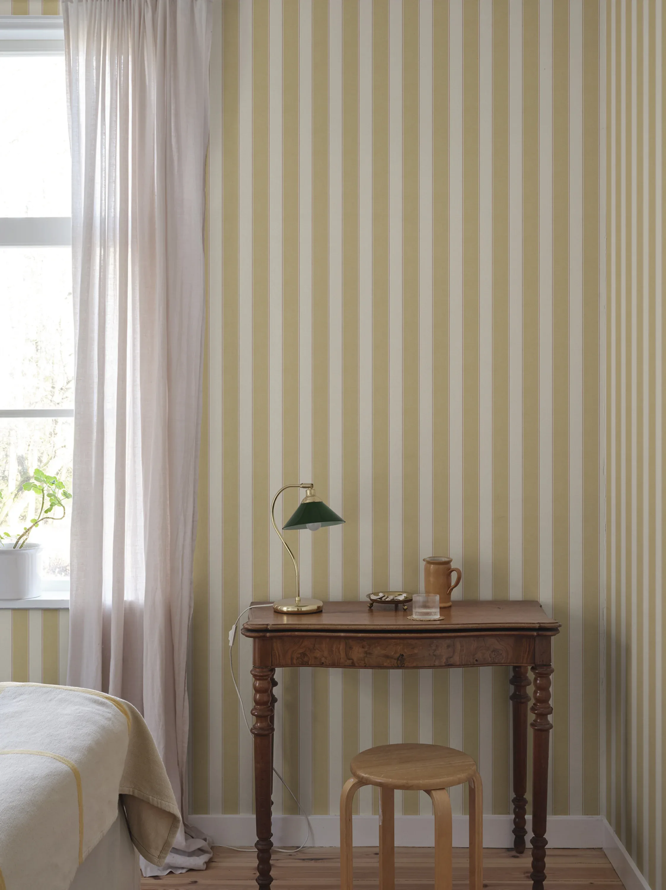 Sandberg Henrik in Yellow wallpaper (S10748)
