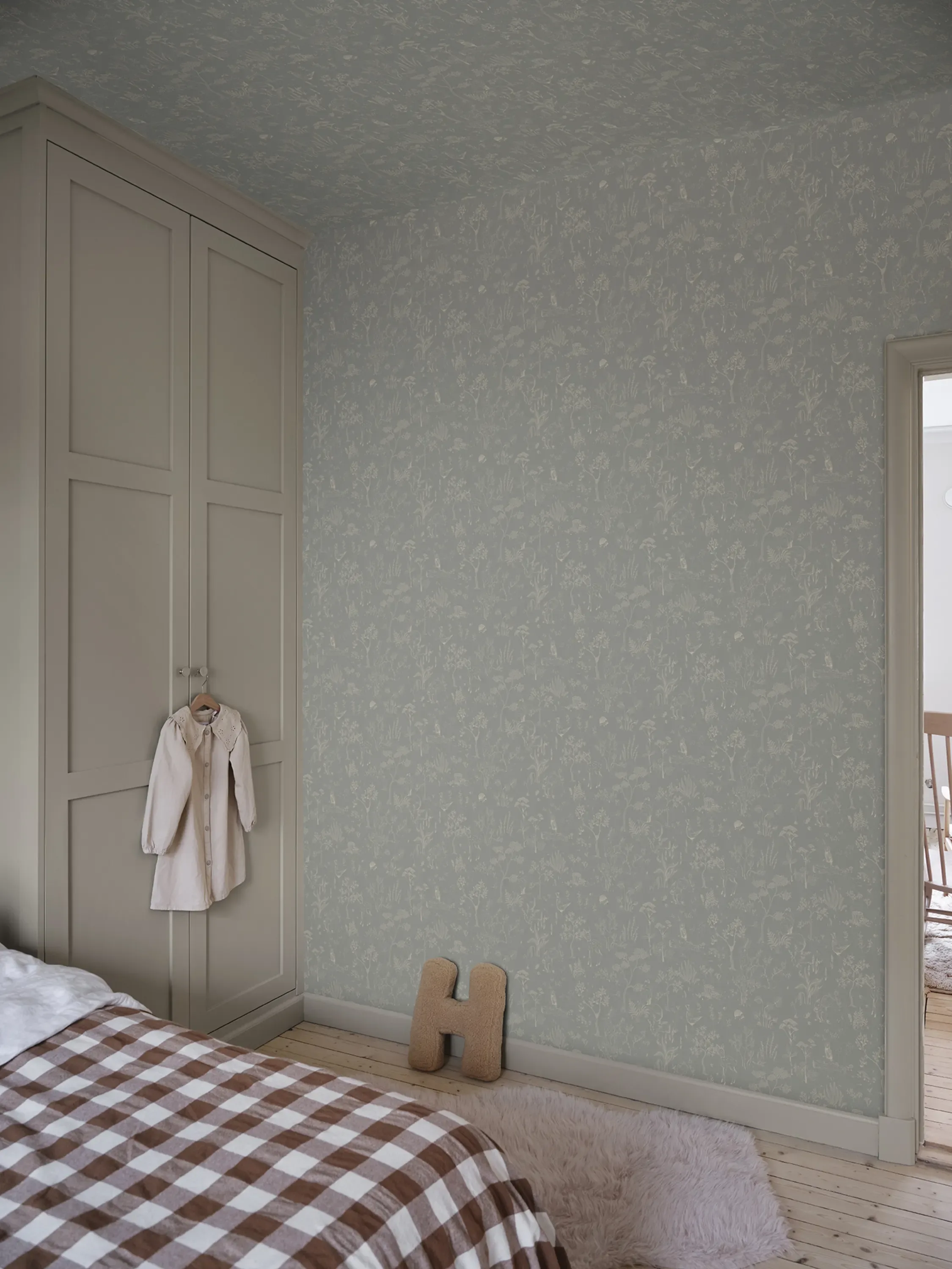 Sandberg Hollie in Misty Blue wallpaper (S10640)
