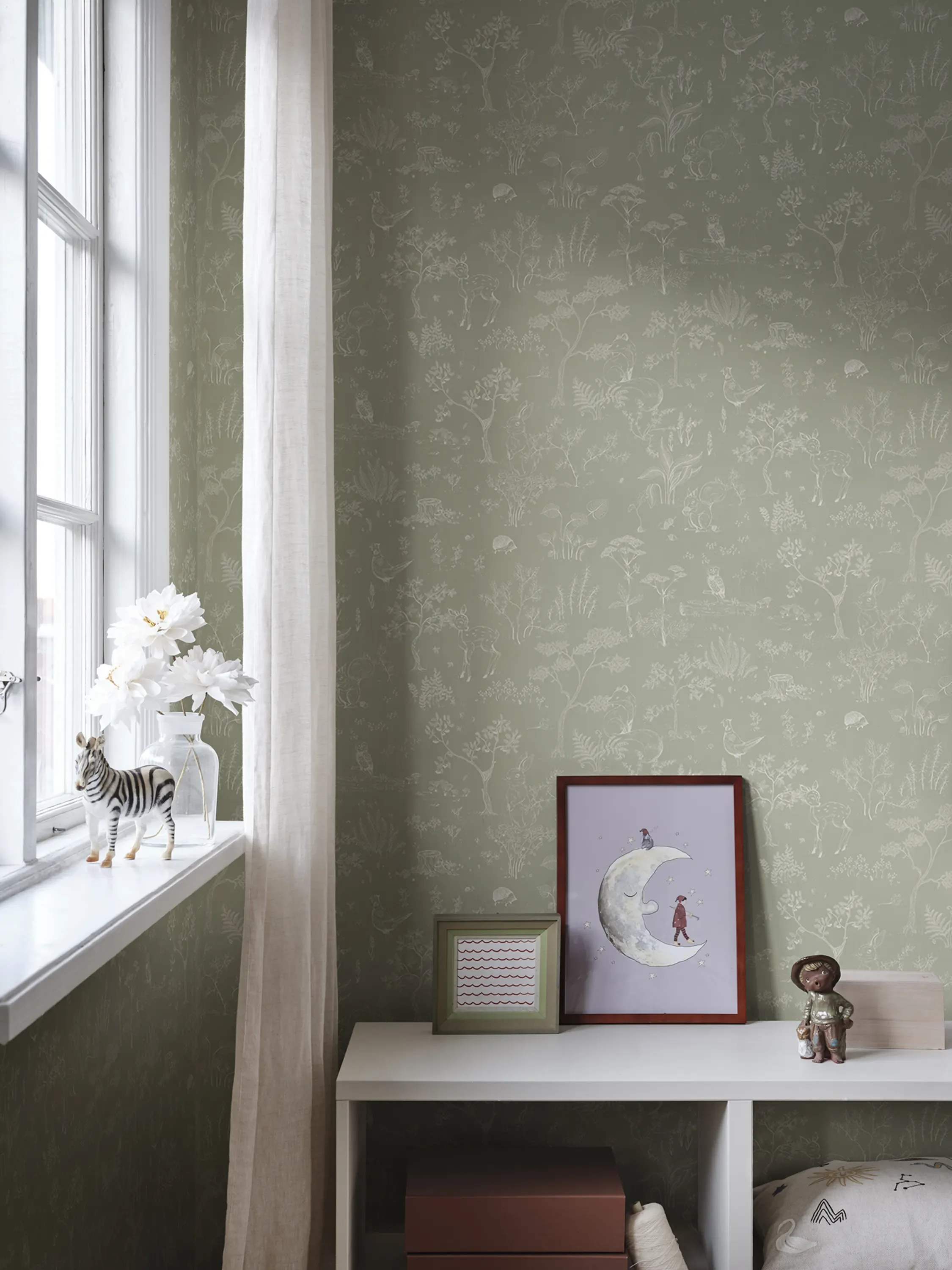 Sandberg Hollie in Pistachio wallpaper (232-38)