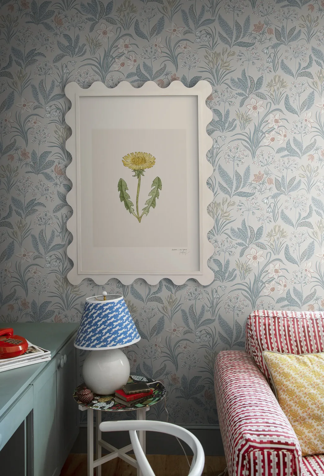 Sandberg Huset i Solen in Folklore Blue wallpaper (S10159)