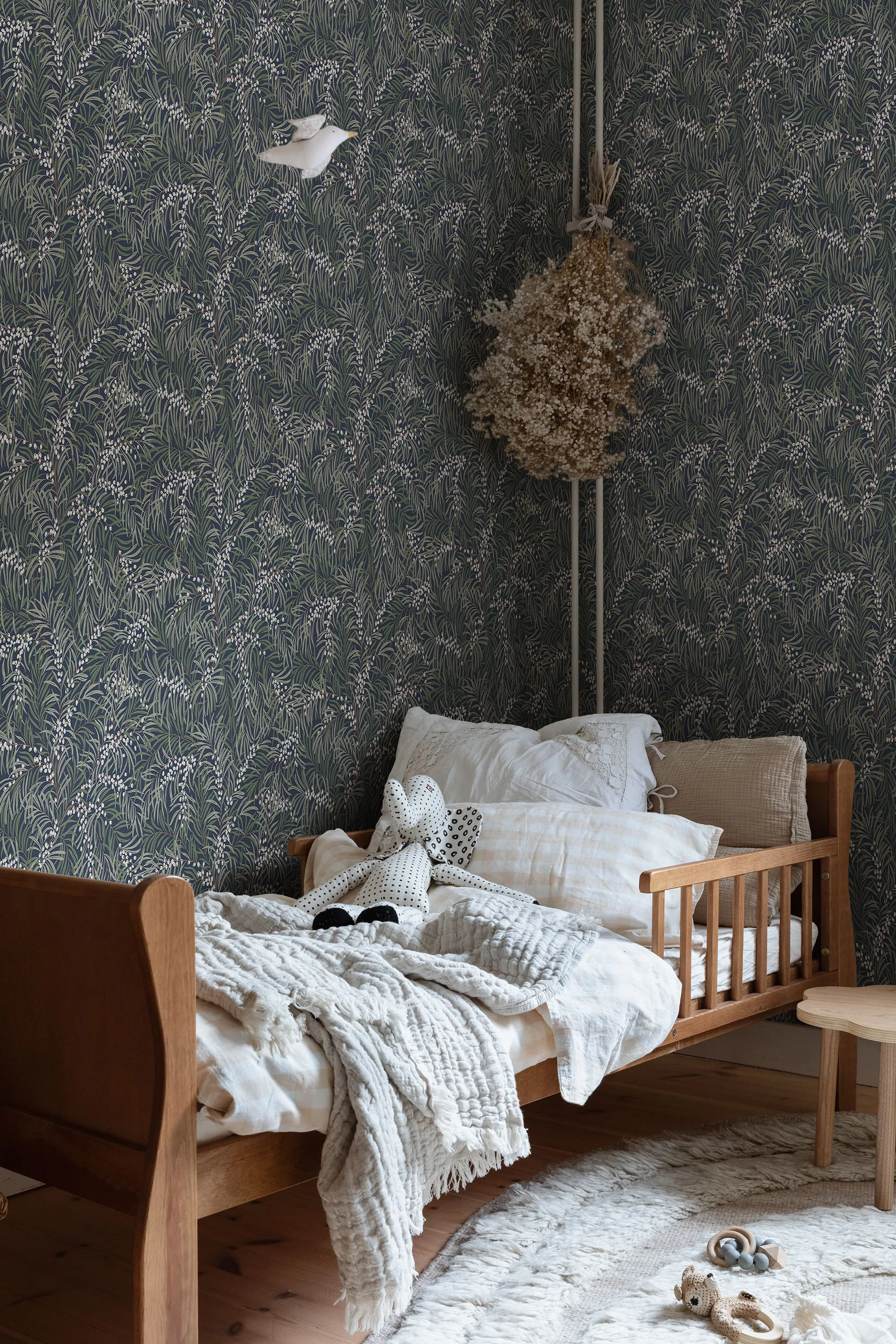 Sandberg Idun in Classic Blue wallpaper (S10208)