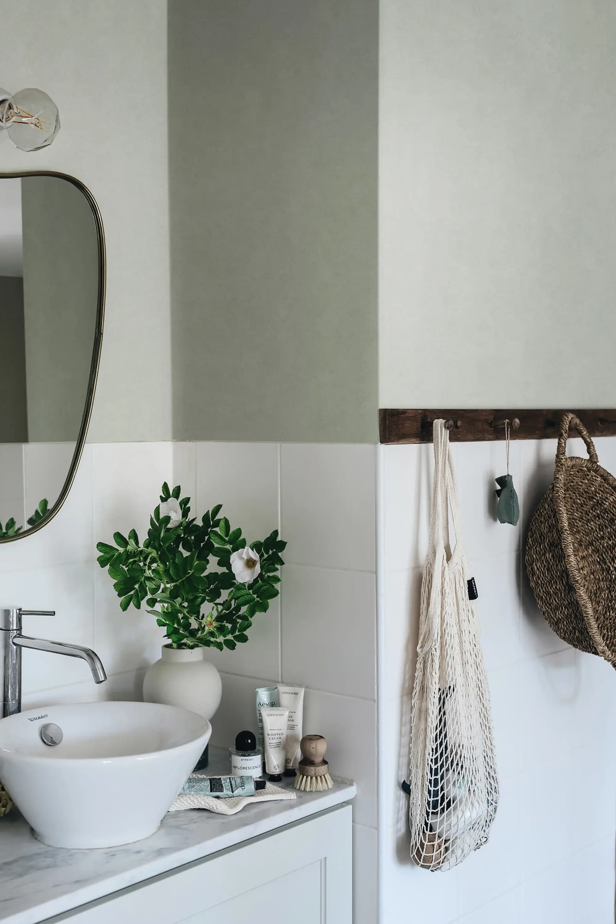 Sandberg Kalk in Garden Green wallpaper (S10294)
