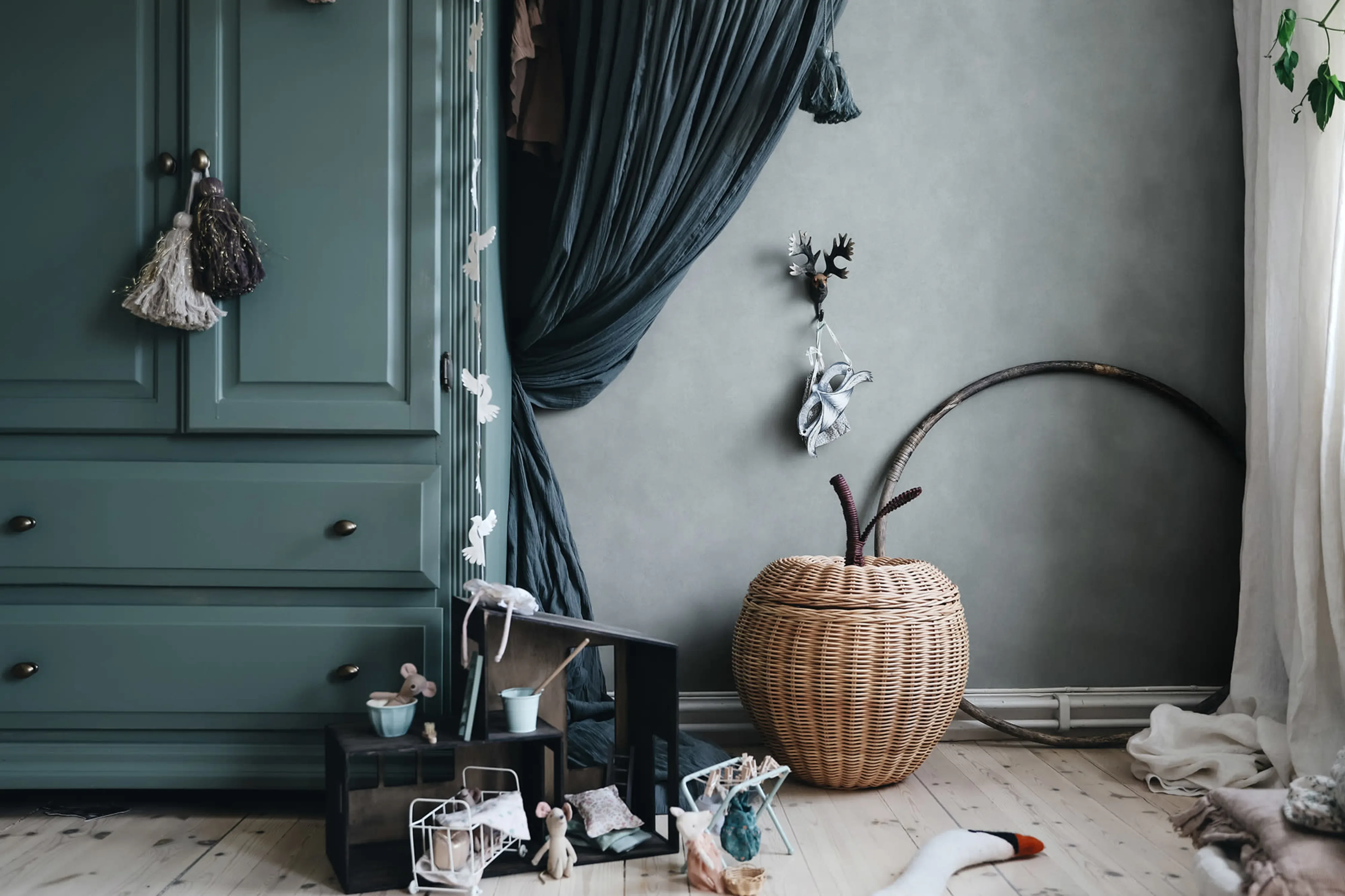 Sandberg Kalk in Misty Blue wallpaper (S10295)