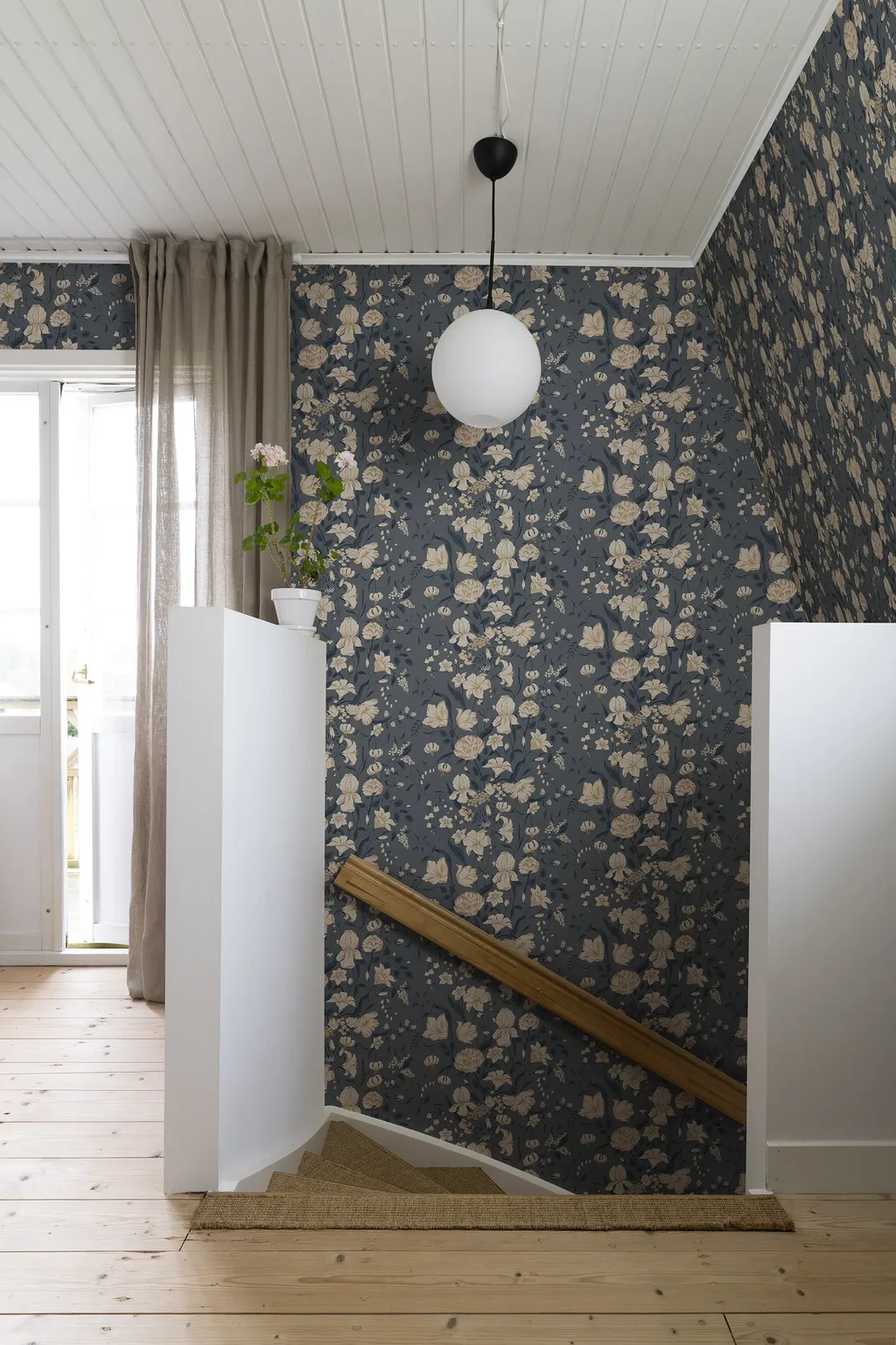 Sandberg Karins Bukett in Indigo wallpaper (S10163)