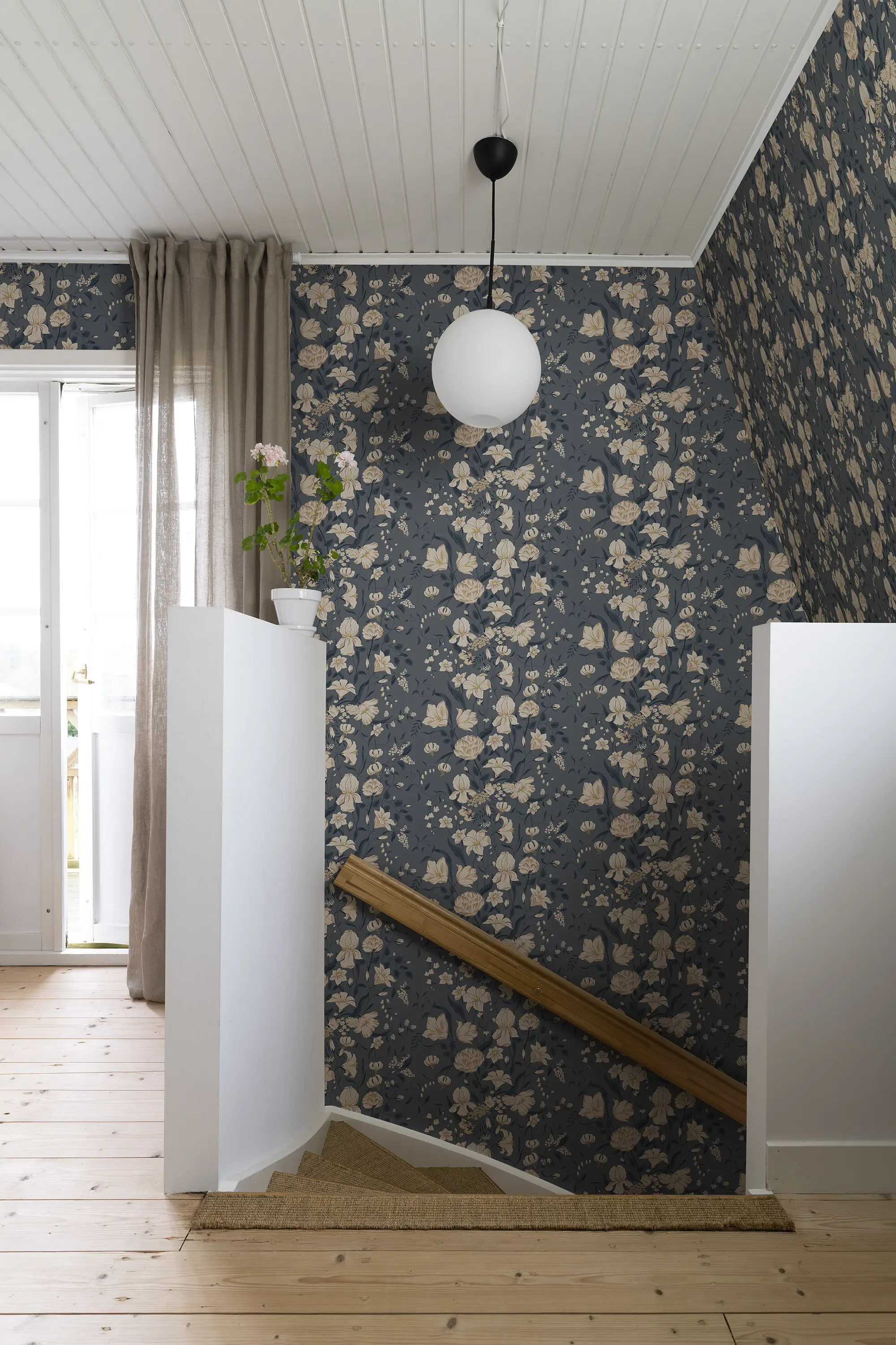 Sandberg Karins Bukett in Indigo wallpaper (S10163)