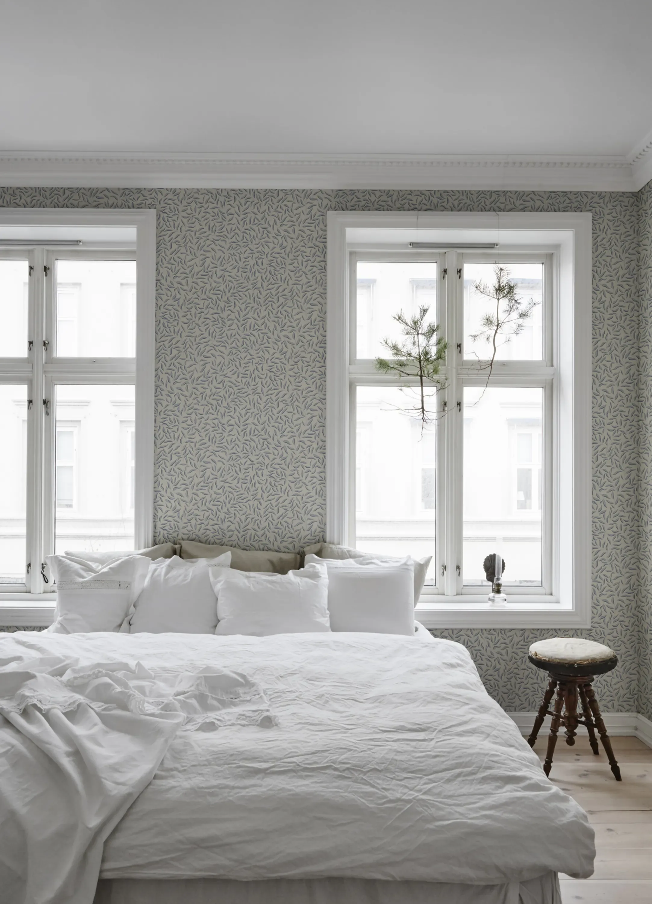 Sandberg Karolina in Blue wallpaper (807-56)