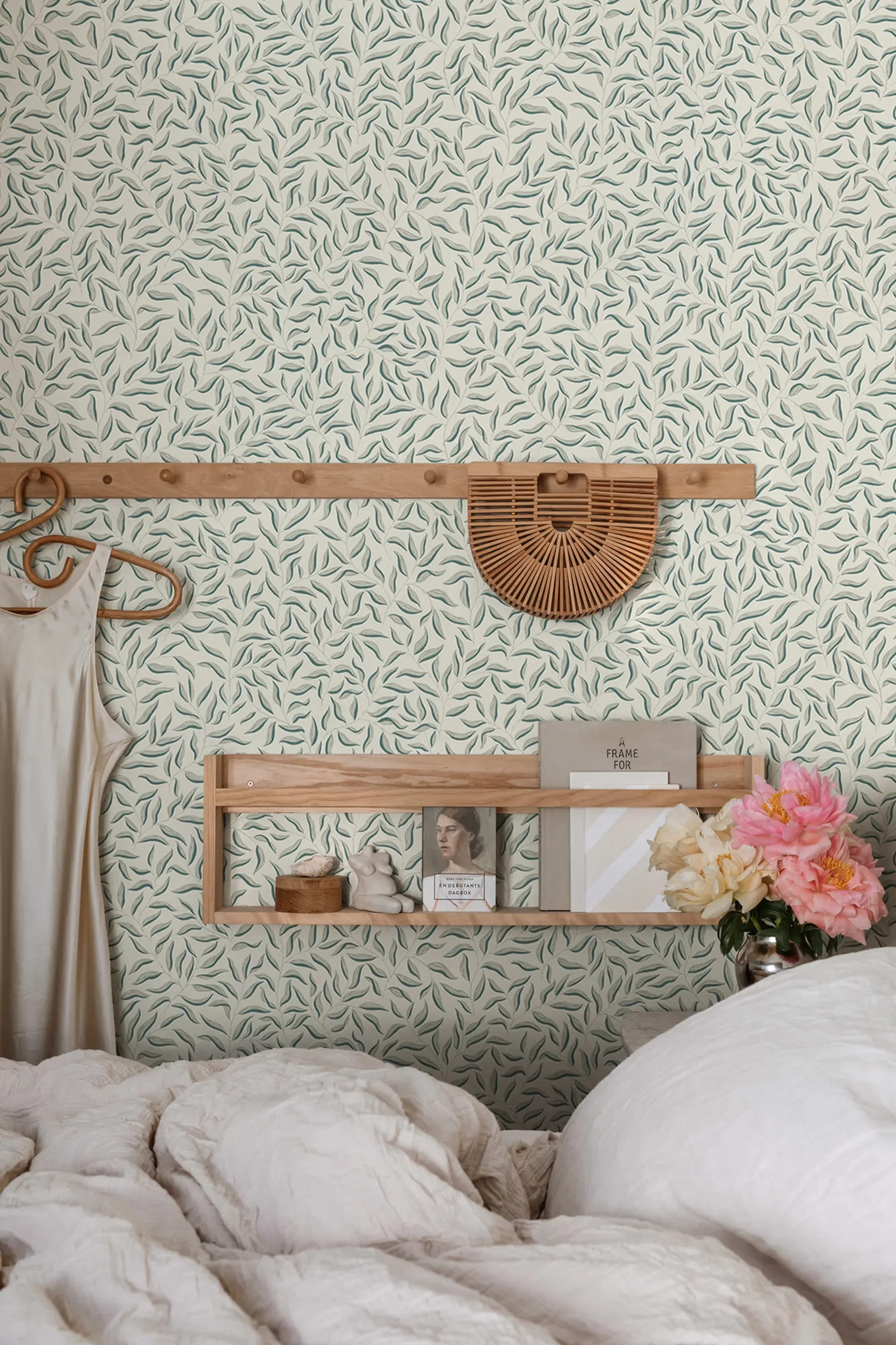 Sandberg Karolina in Green wallpaper (807-38)
