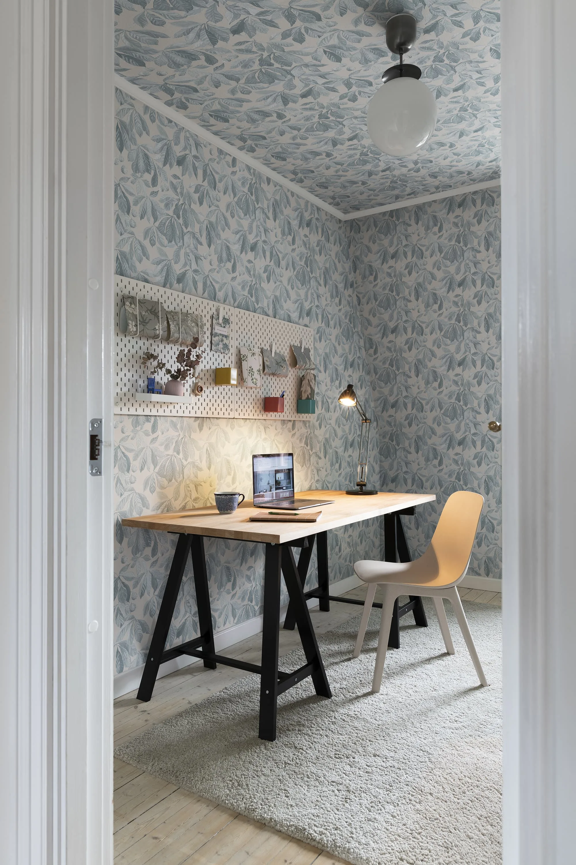 Sandberg Kersti in Soft Blue wallpaper (S10145)