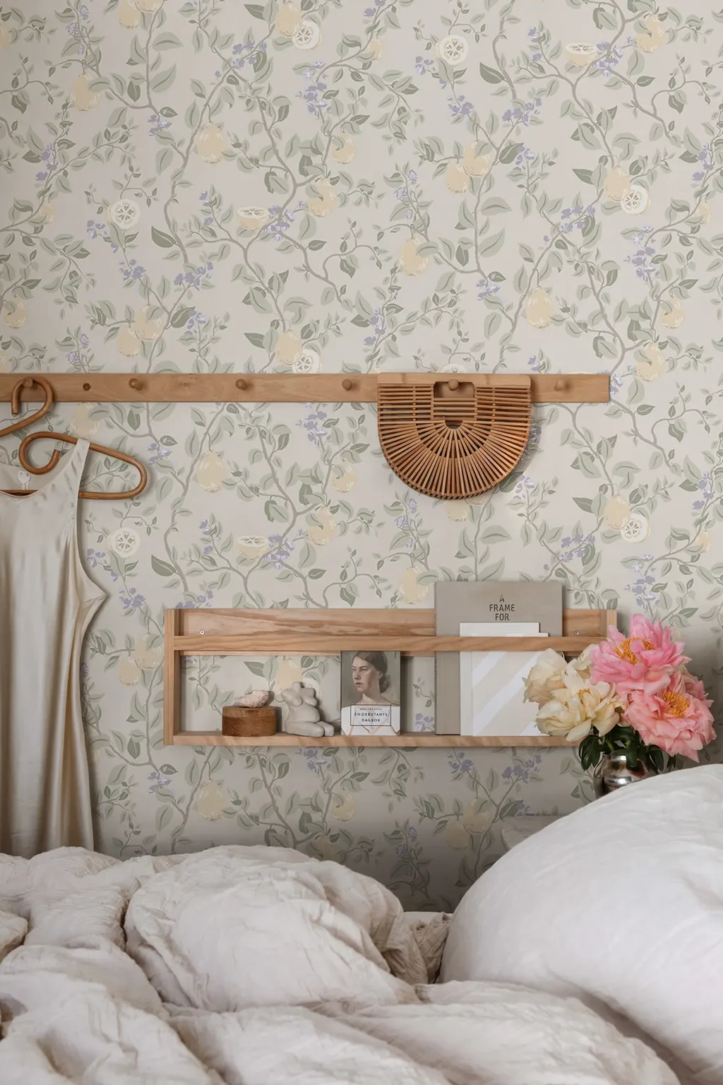 Sandberg Kvitten in Lilac wallpaper (S10169)