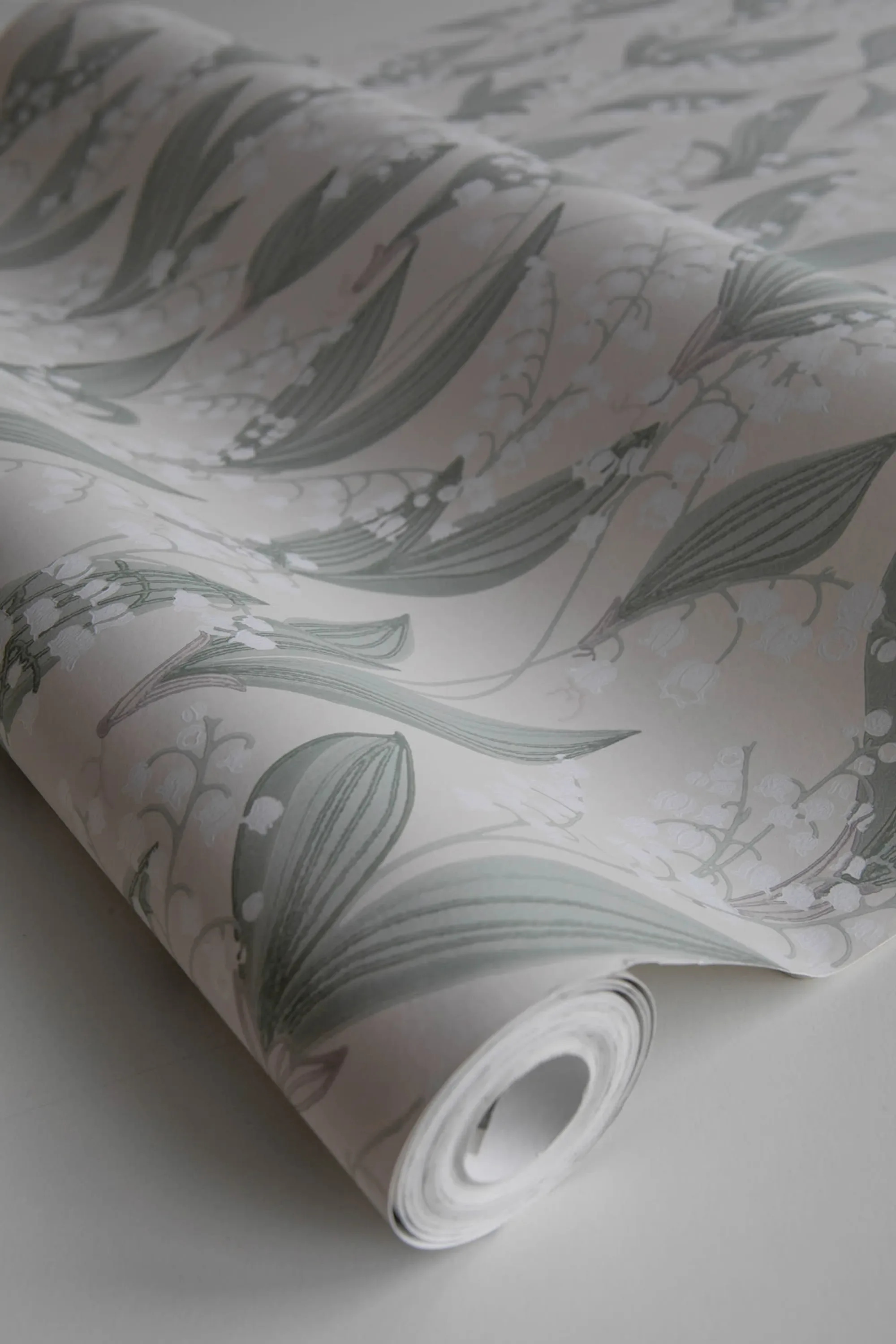 Sandberg Liljekonvalj in Spring Green wallpaper (479-18)
