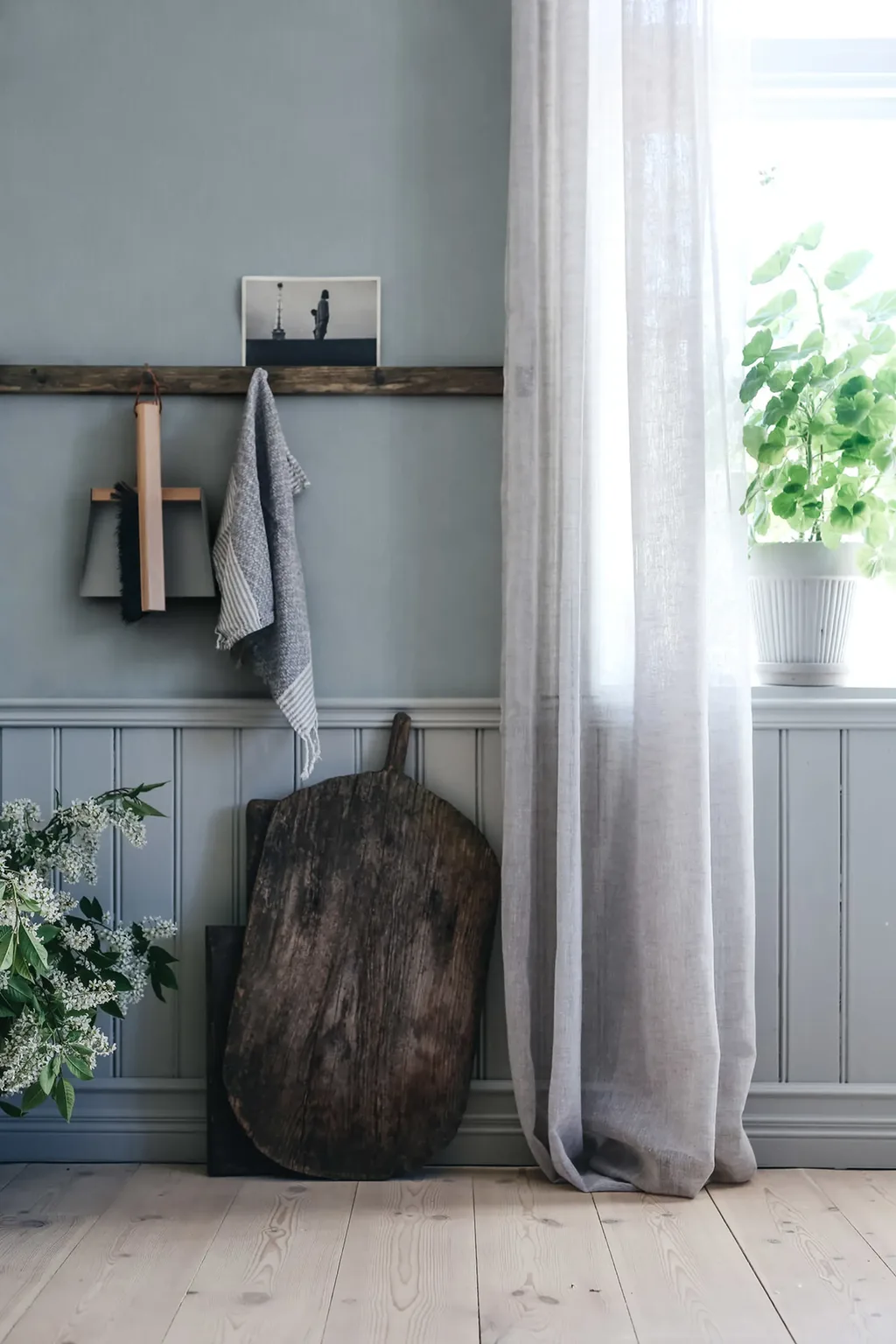 Sandberg Linne in Misty Blue wallpaper (S10285)