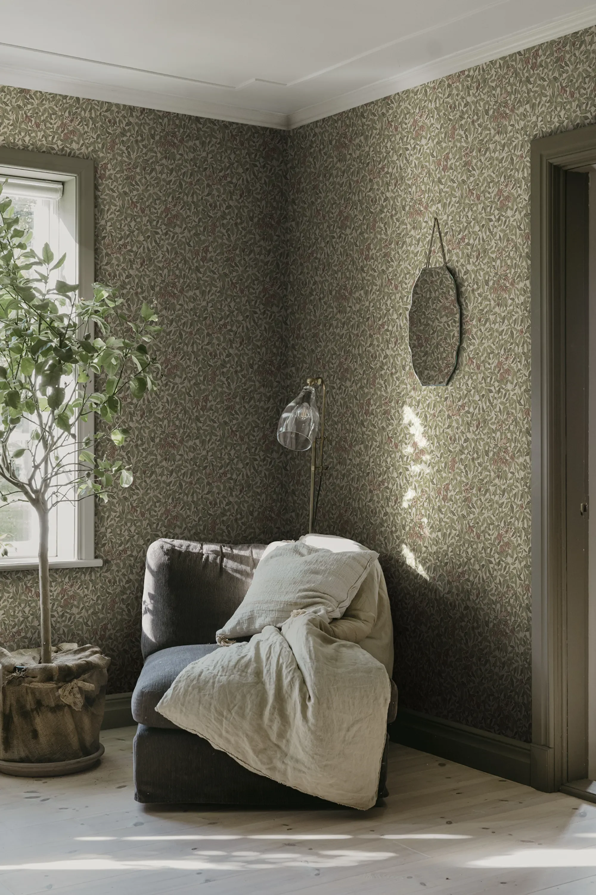 Sandberg Linnea in Burgundy wallpaper (S10557)