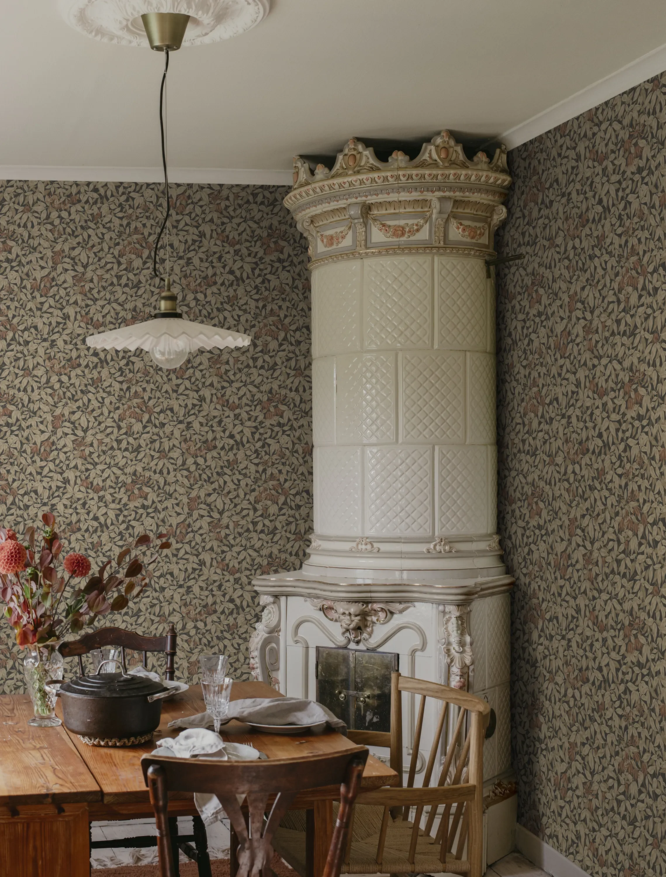 Sandberg Linnea in Charcoal wallpaper (S10559)