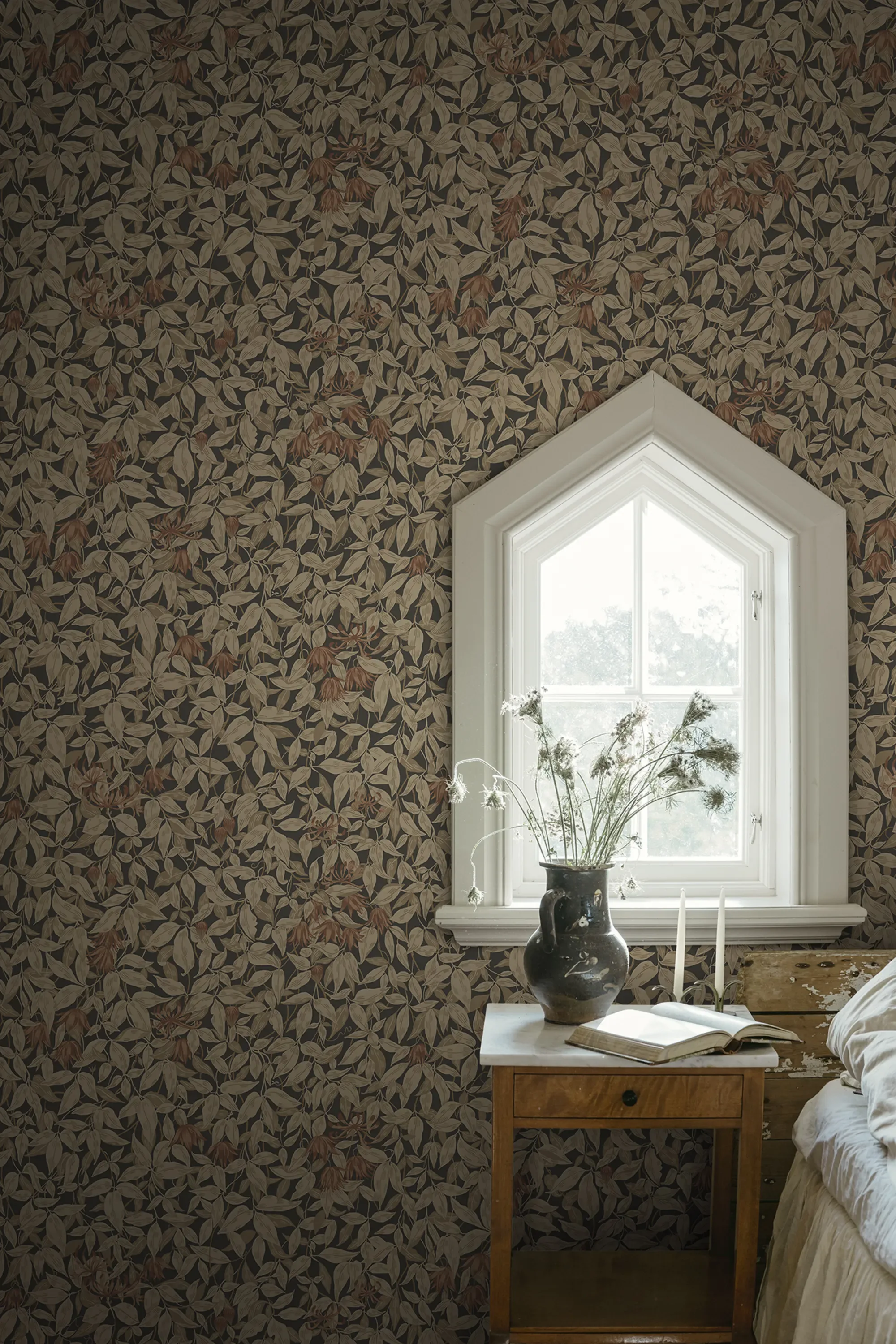 Sandberg Linnea in Charcoal wallpaper (S10559)