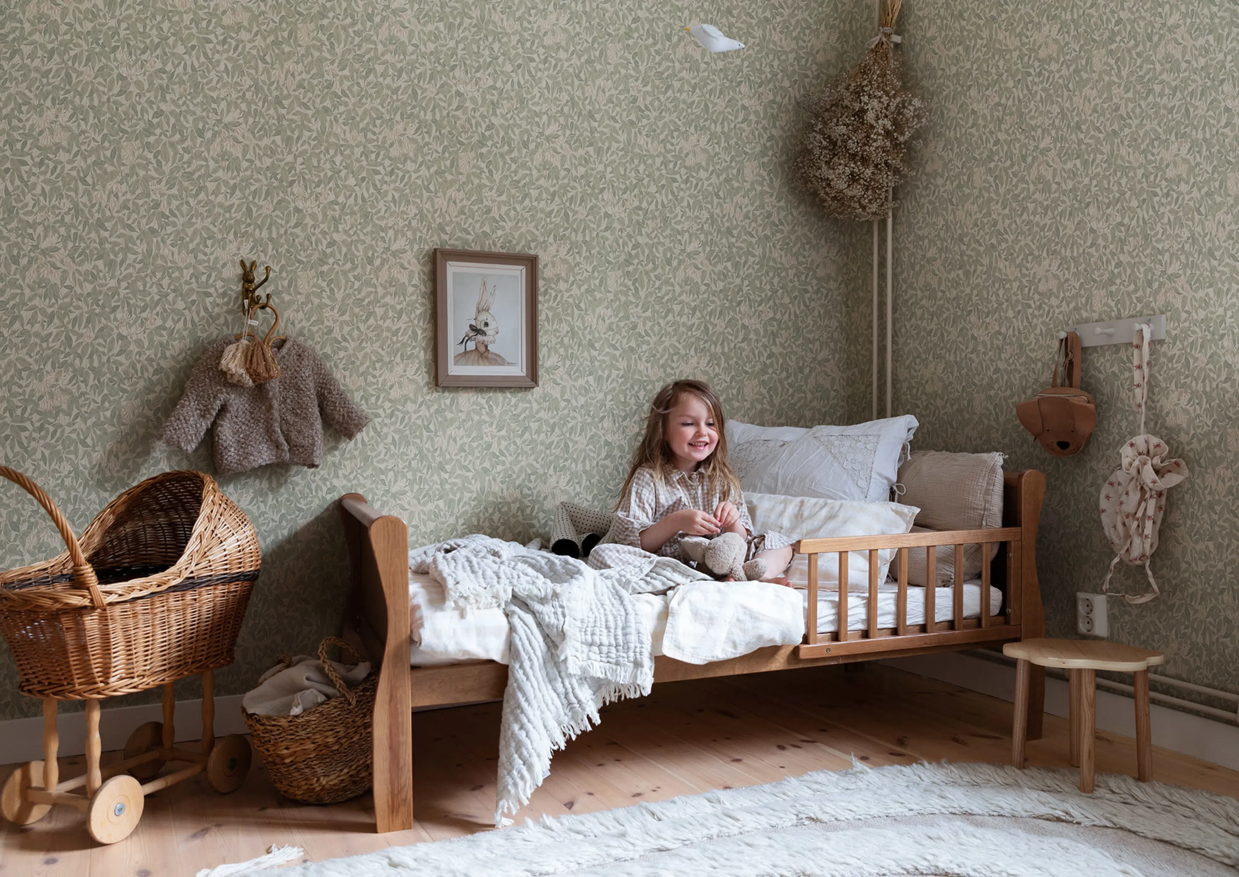 Sandberg Linnea in Garden Green wallpaper (838-38)