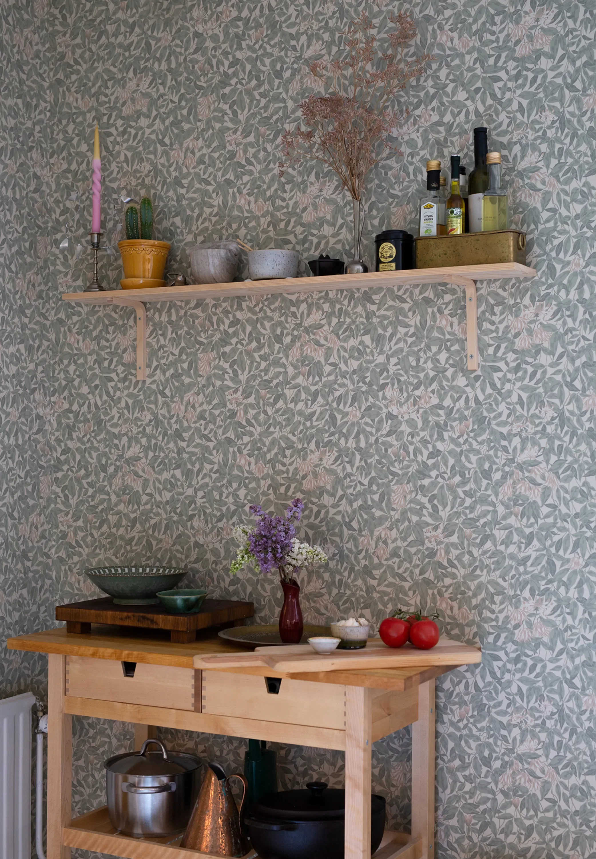 Sandberg Linnea in Garden Green wallpaper (838-38)