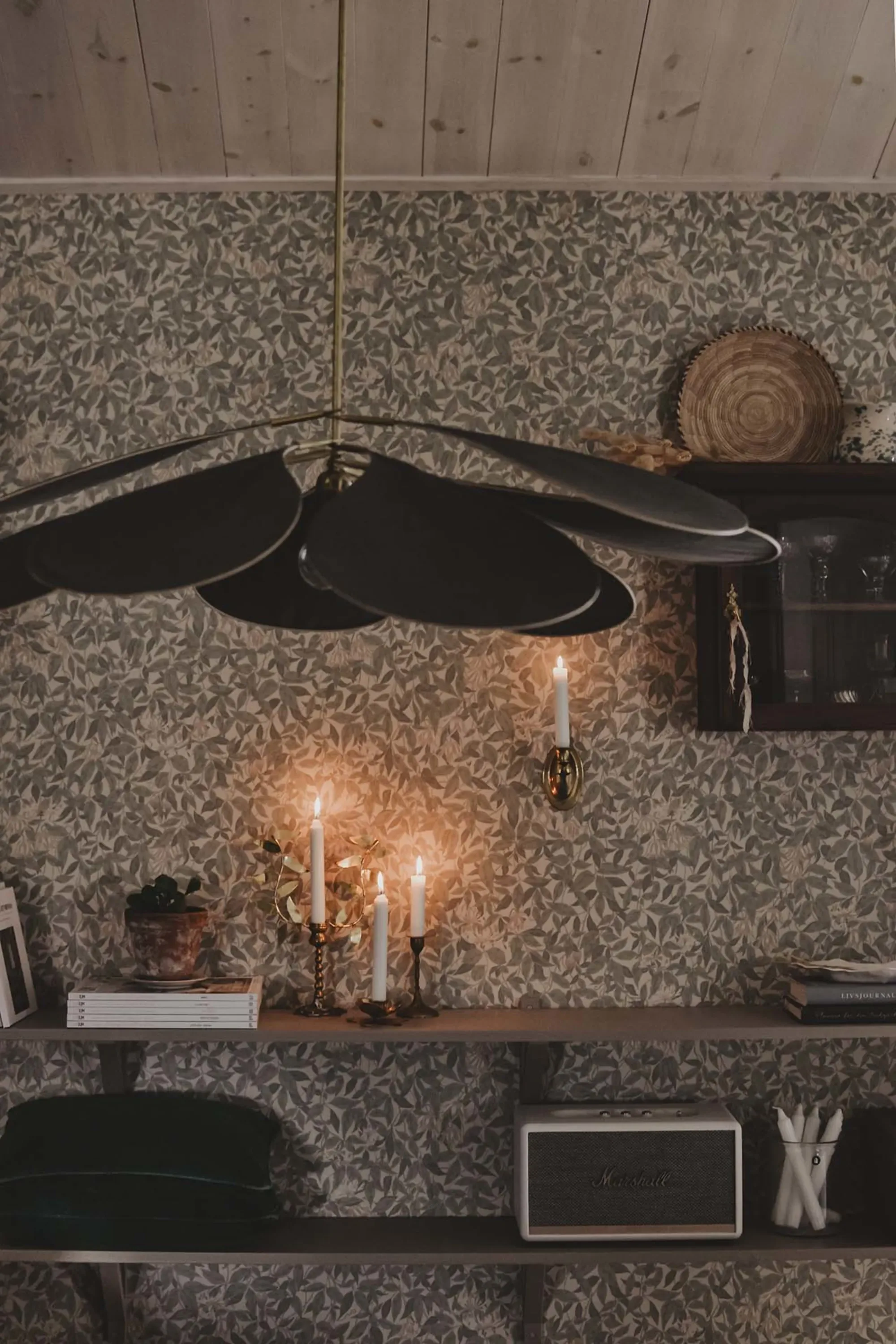 Sandberg Linnea in Garden Green wallpaper (838-38)
