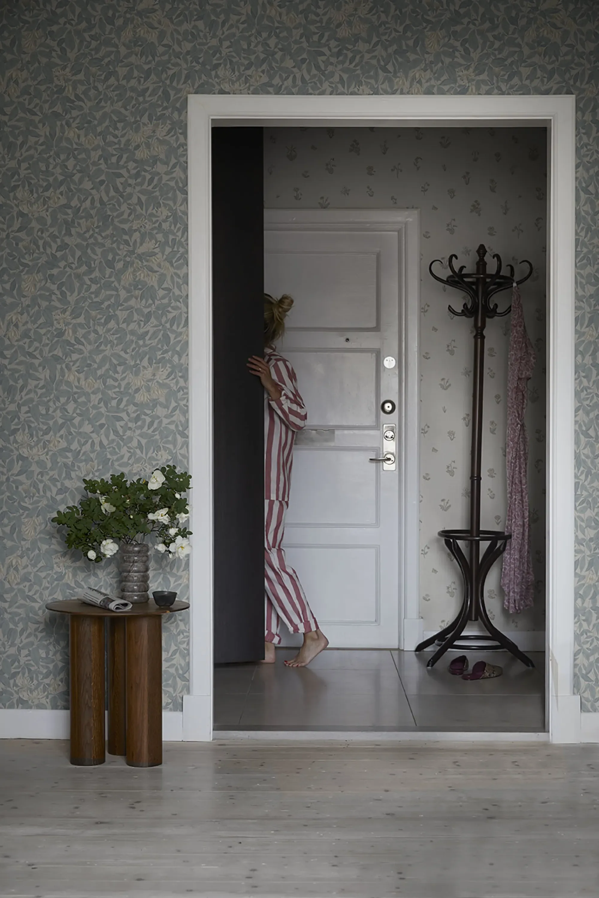 Sandberg Linnea in Misty Blue wallpaper (838-36)