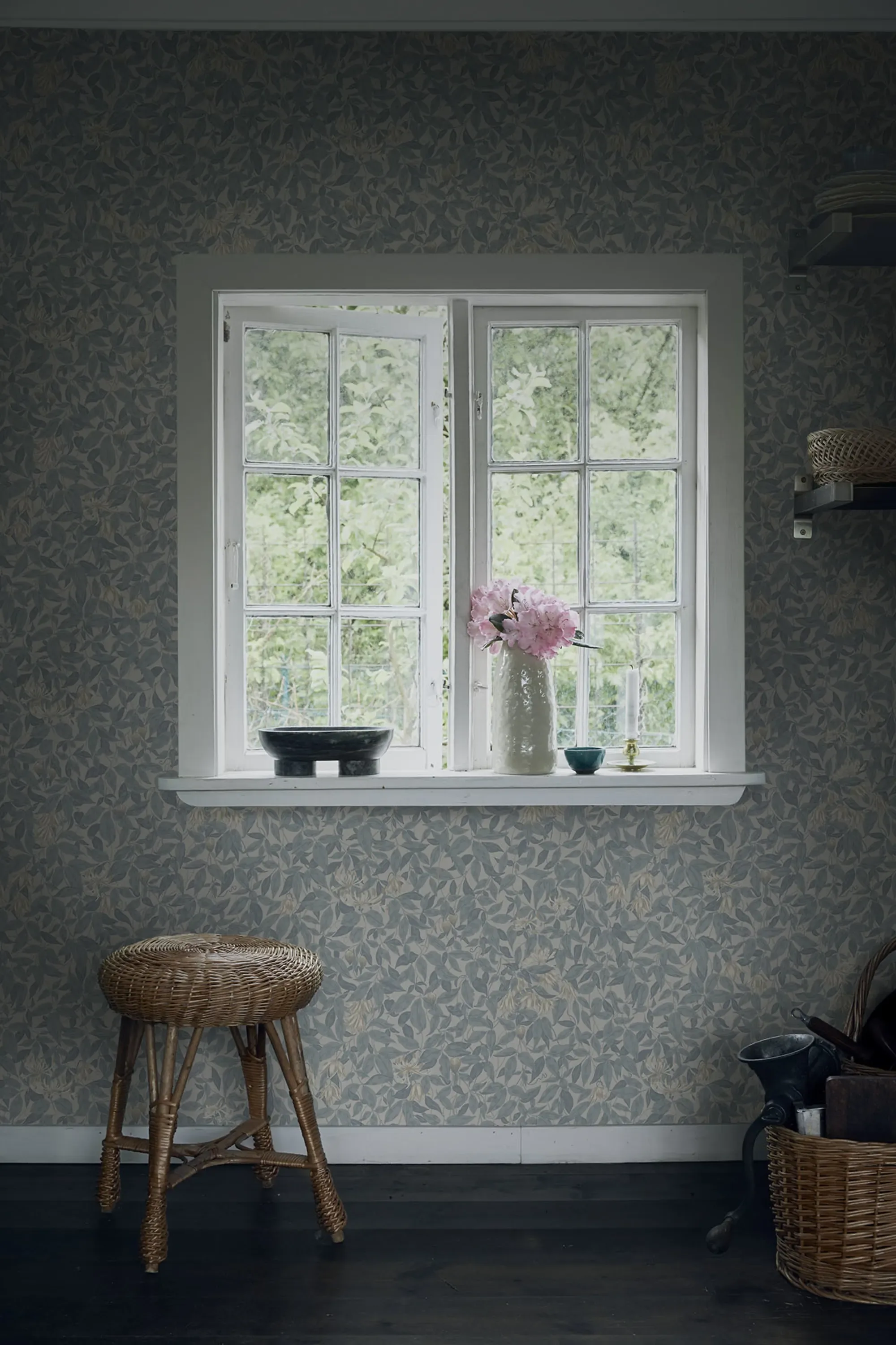 Sandberg Linnea in Misty Blue wallpaper (838-36)