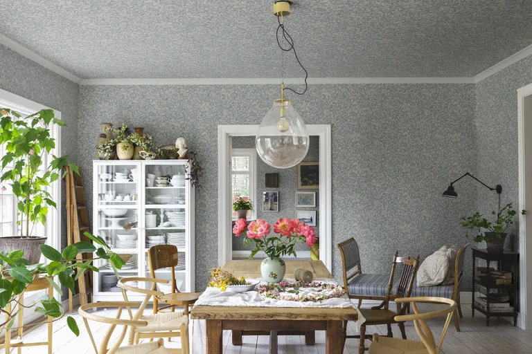 Sandberg Linnea in Misty Blue wallpaper (838-36)
