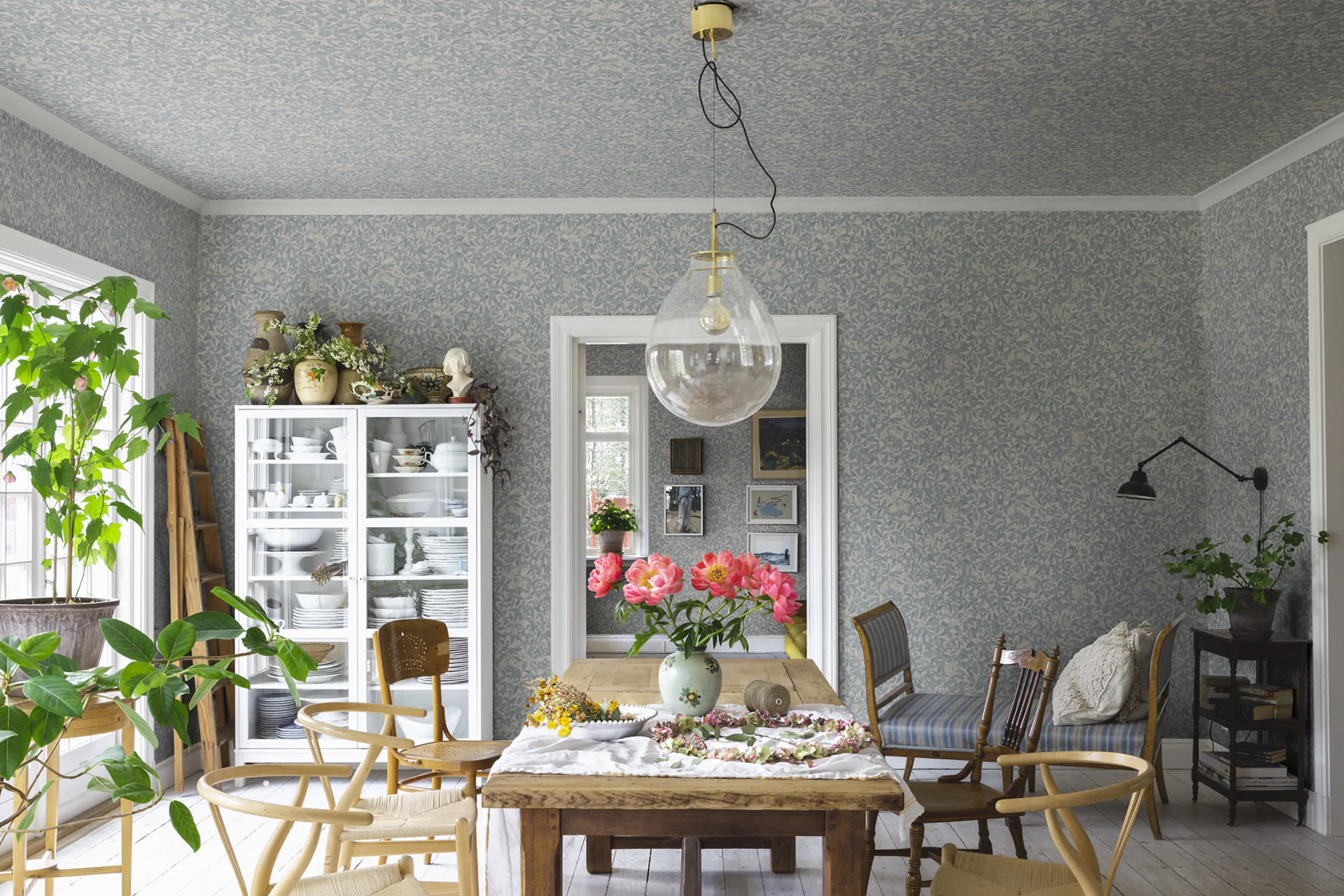 Sandberg Linnea in Misty Blue wallpaper (838-36)