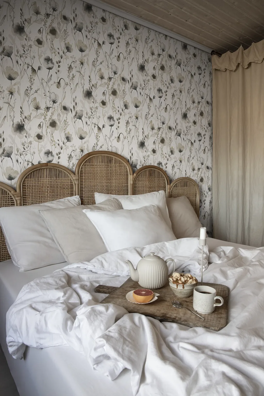 Sandberg Lo in Hazel wallpaper (226-79)