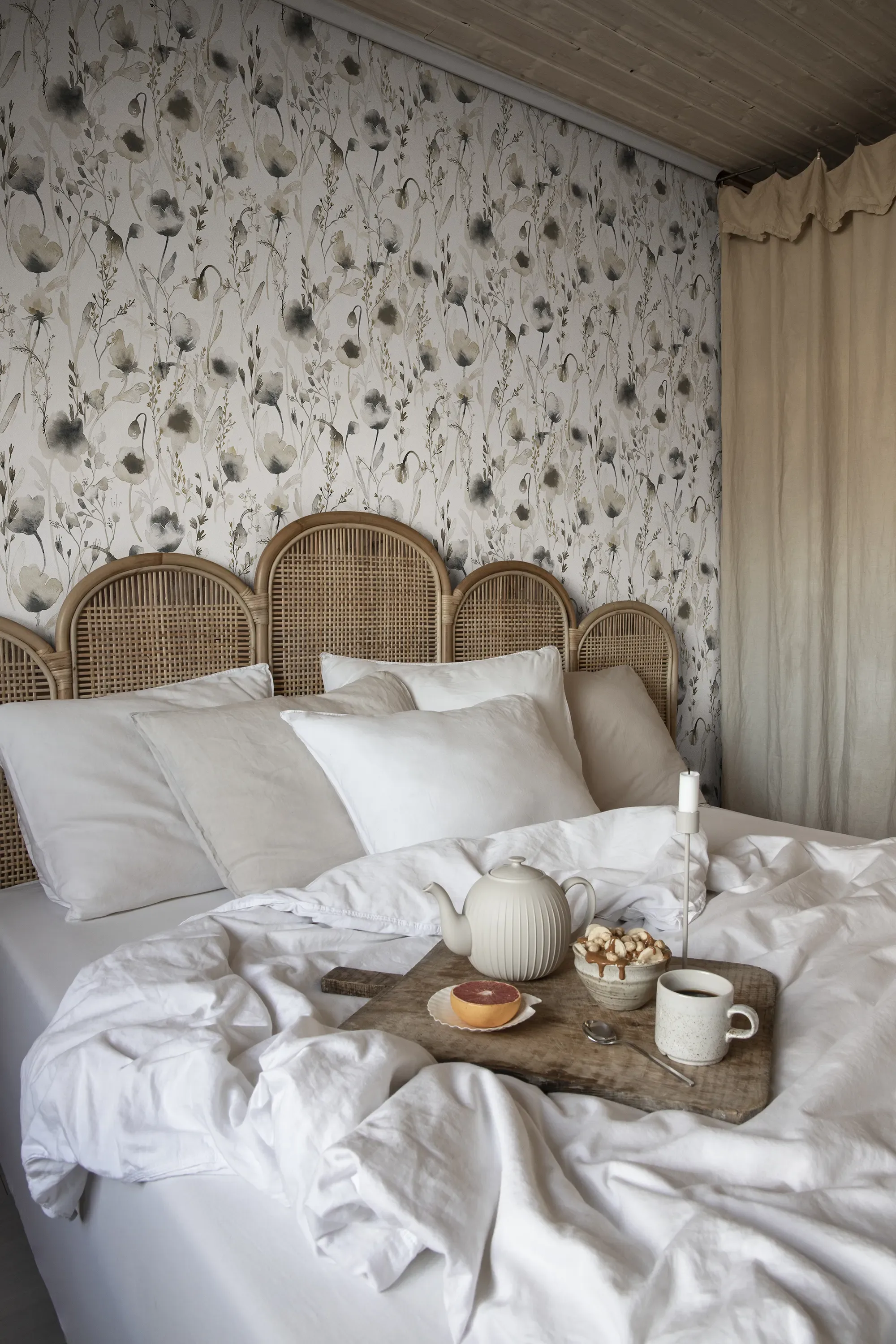 Sandberg Lo in Hazel wallpaper (226-79)