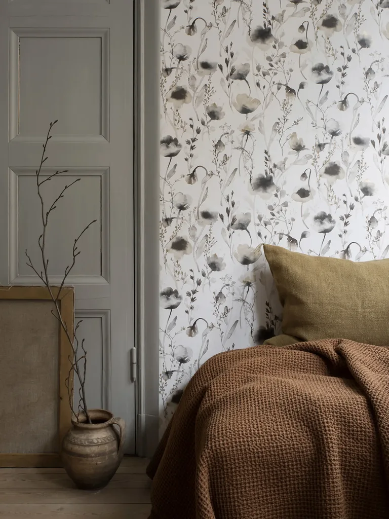 Sandberg Lo in Hazel wallpaper (226-79)