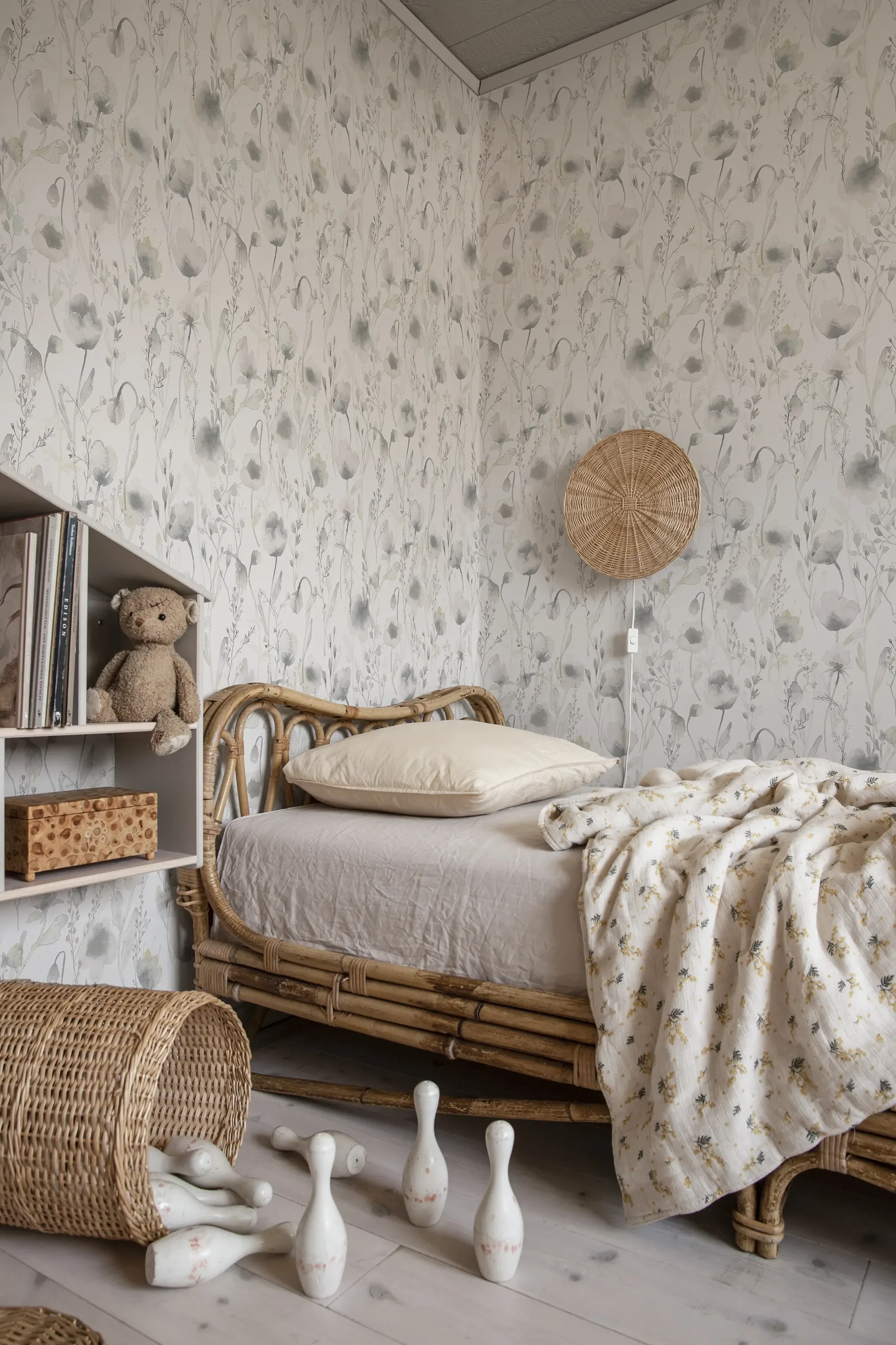 Sandberg Lo in Pastel wallpaper (226-18)
