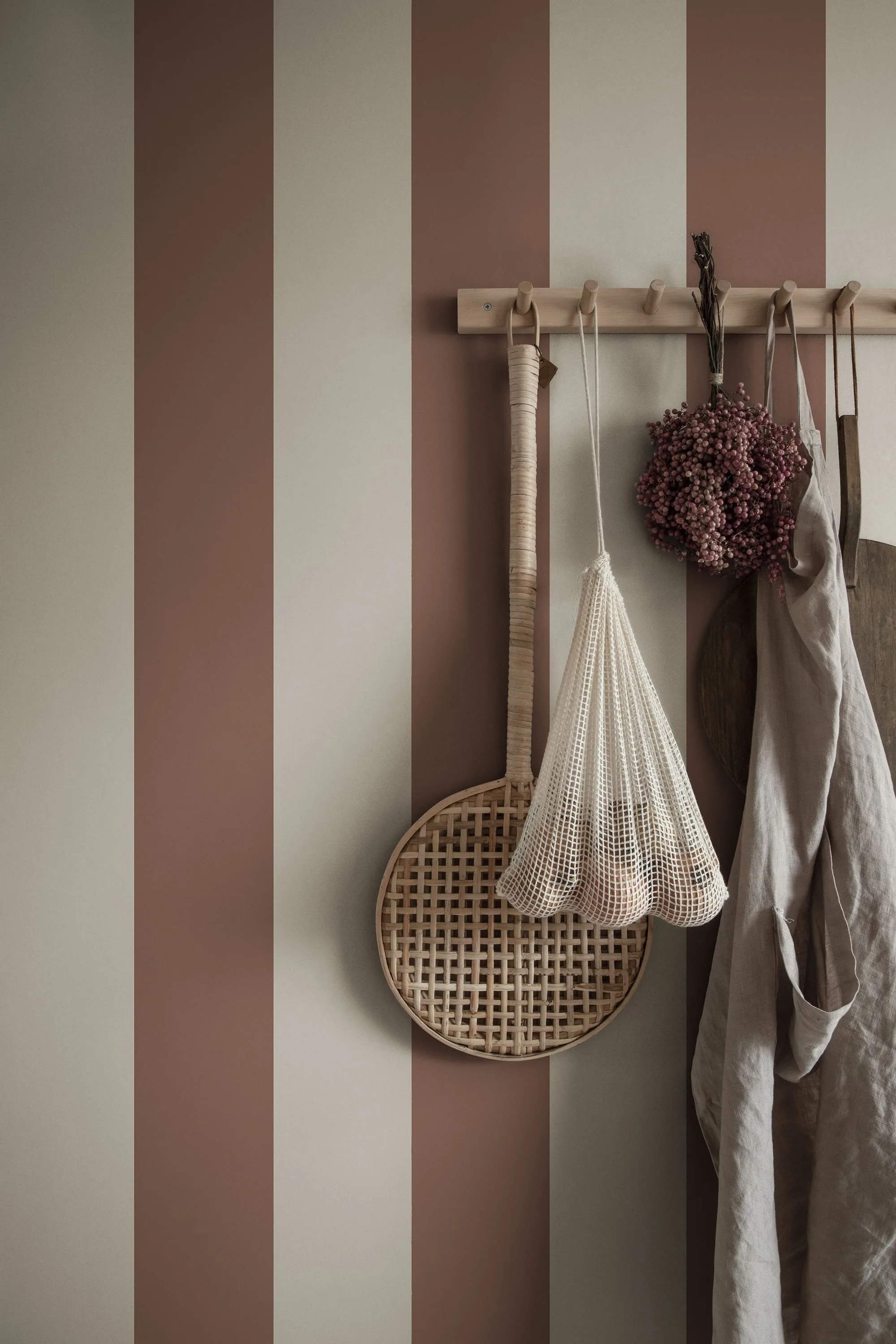 Sandberg Magnus in Burgundy wallpaper (S10104)