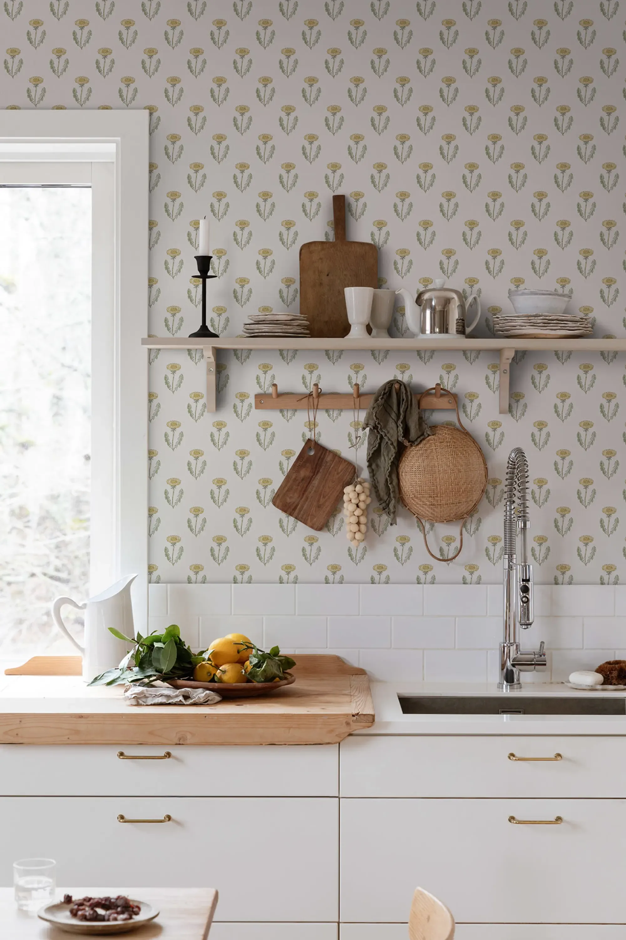 Sandberg Maskrosen in Spring Green wallpaper (S10137)