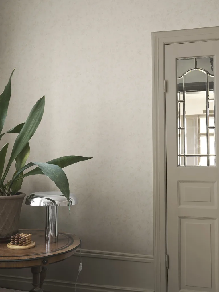 Sandberg Mila in Beige wallpaper (S10677)