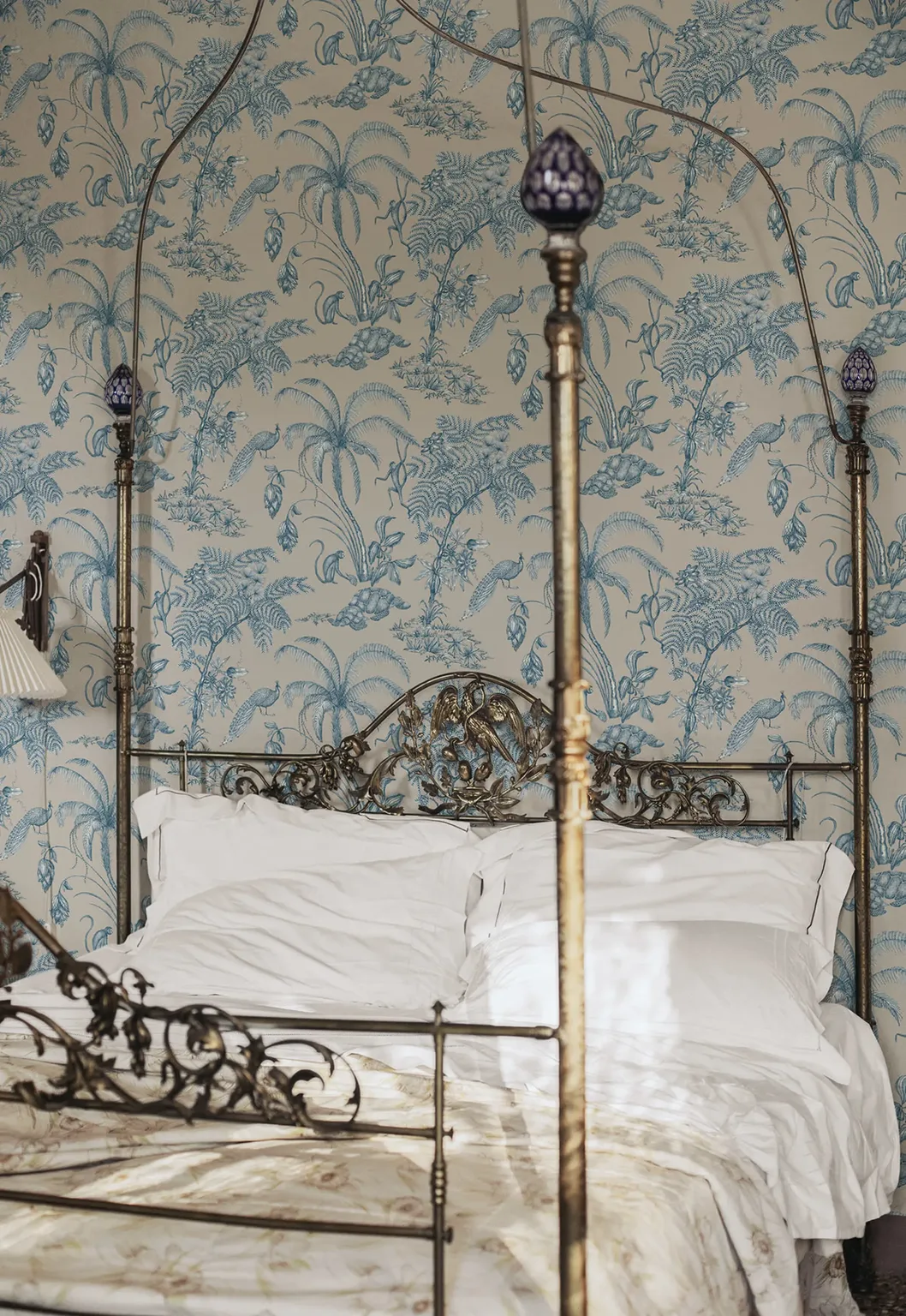 Sandberg Moa in Indigo Blue wallpaper (S10431)