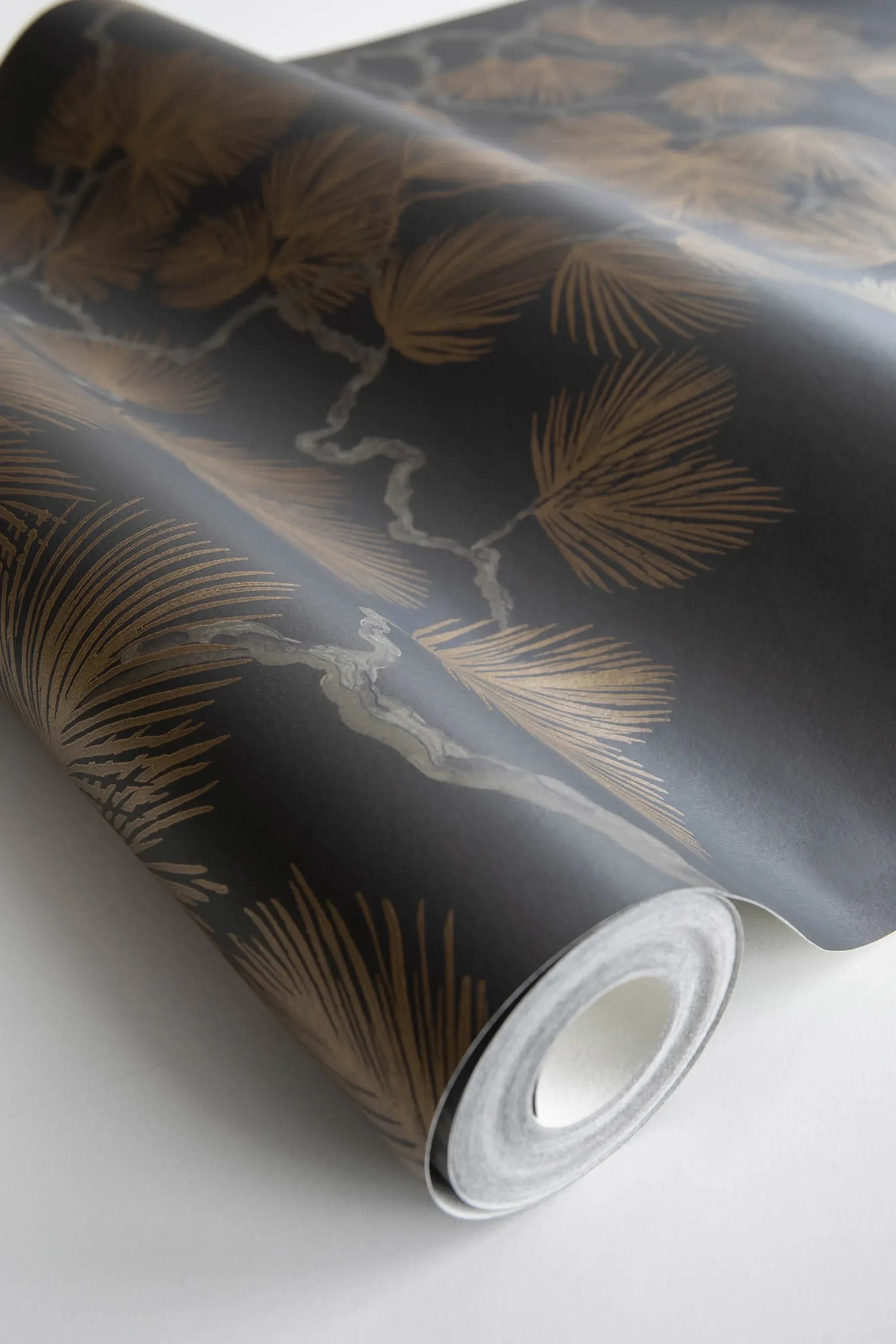 Sandberg Pine in Black wallpaper (804-99)