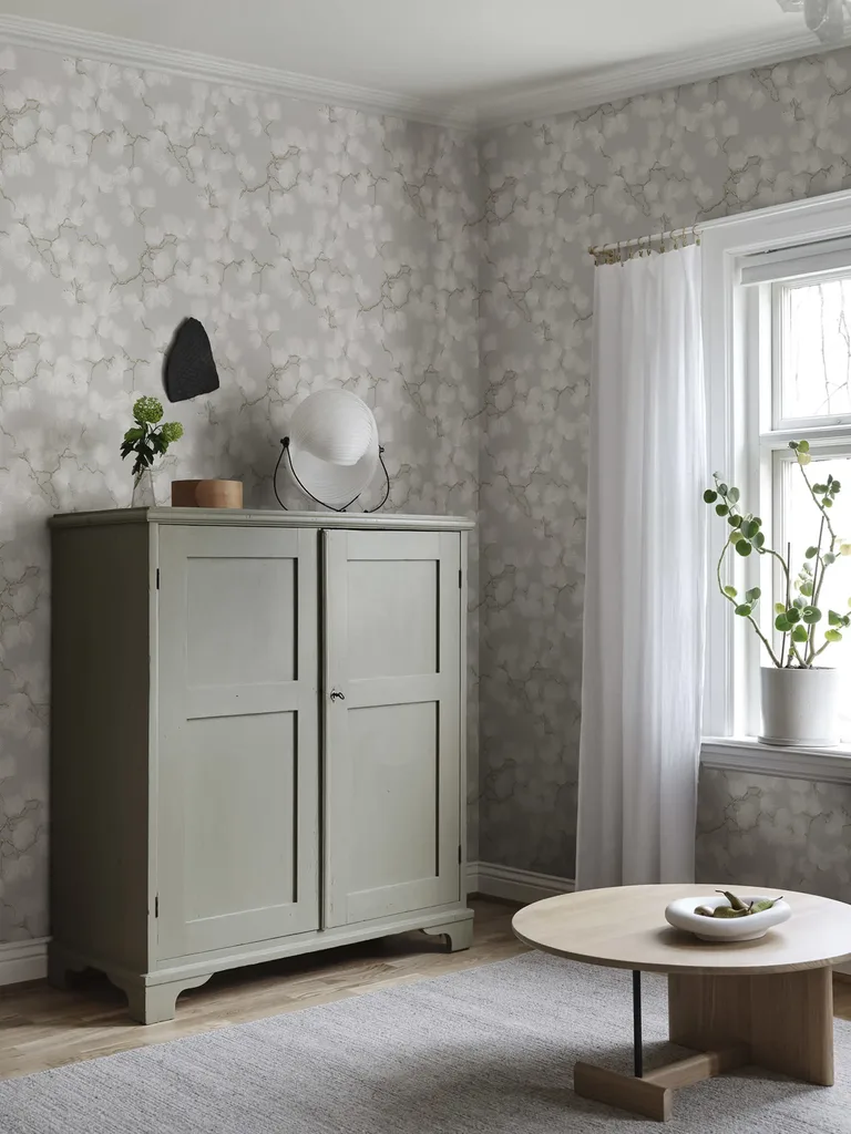Sandberg Pine in Gray wallpaper (804-21)