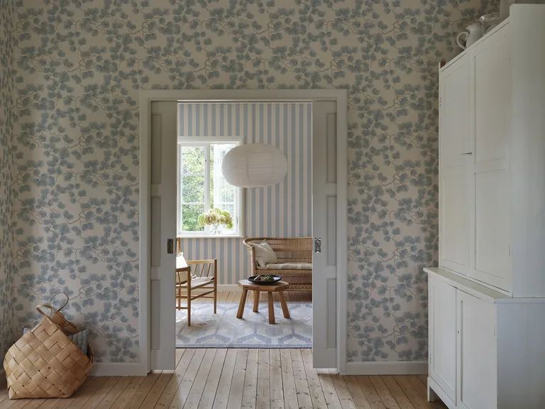 Sandberg Pine in Misty Blue wallpaper (S10328)