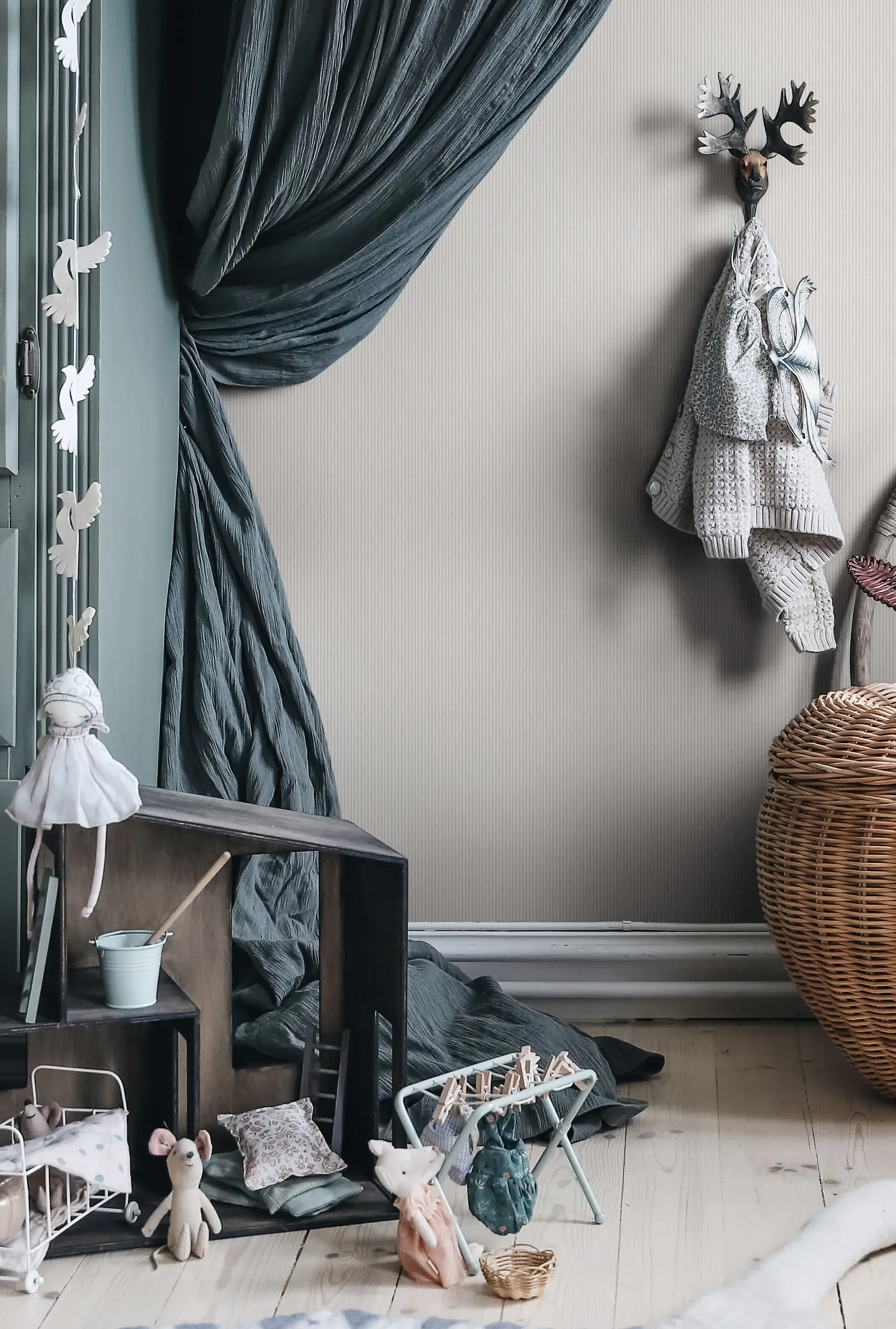 Sandberg Rand in Gray wallpaper (S10287)
