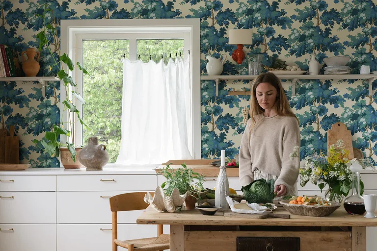 Sandberg Raphael in Blue wallpaper (444-66)