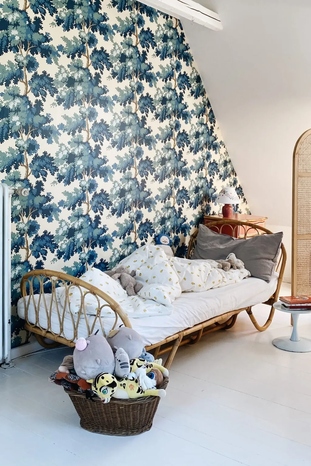 Sandberg Raphael in Blue wallpaper (444-66)