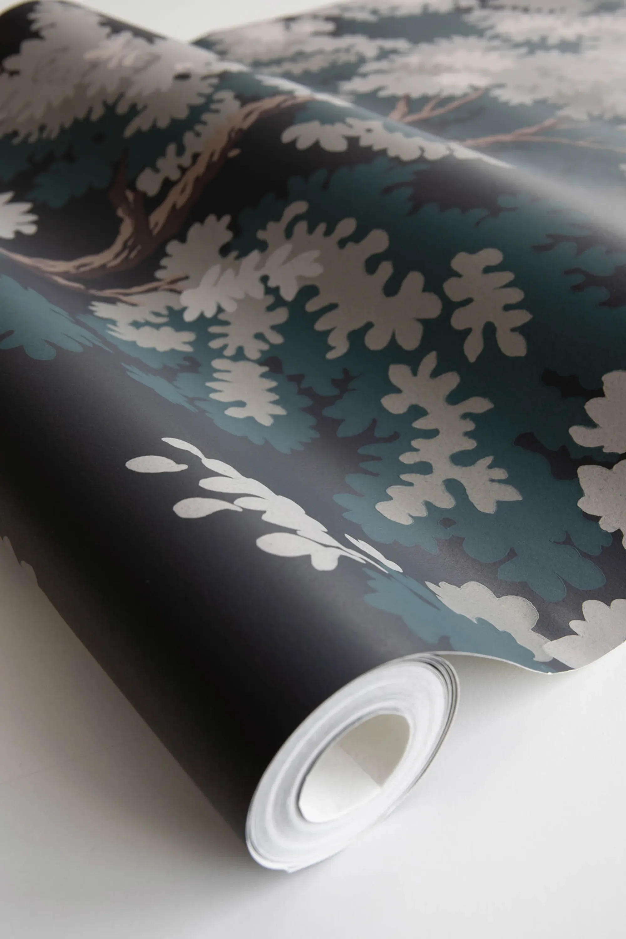Sandberg Raphael in Charcoal wallpaper (444-81)