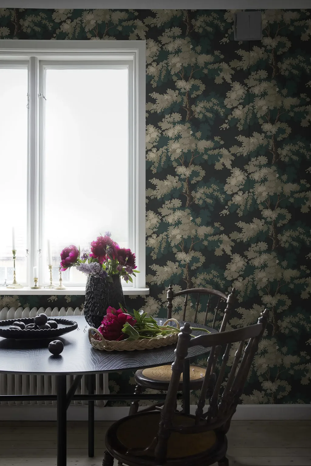 Sandberg Raphael in Charcoal wallpaper (444-81)