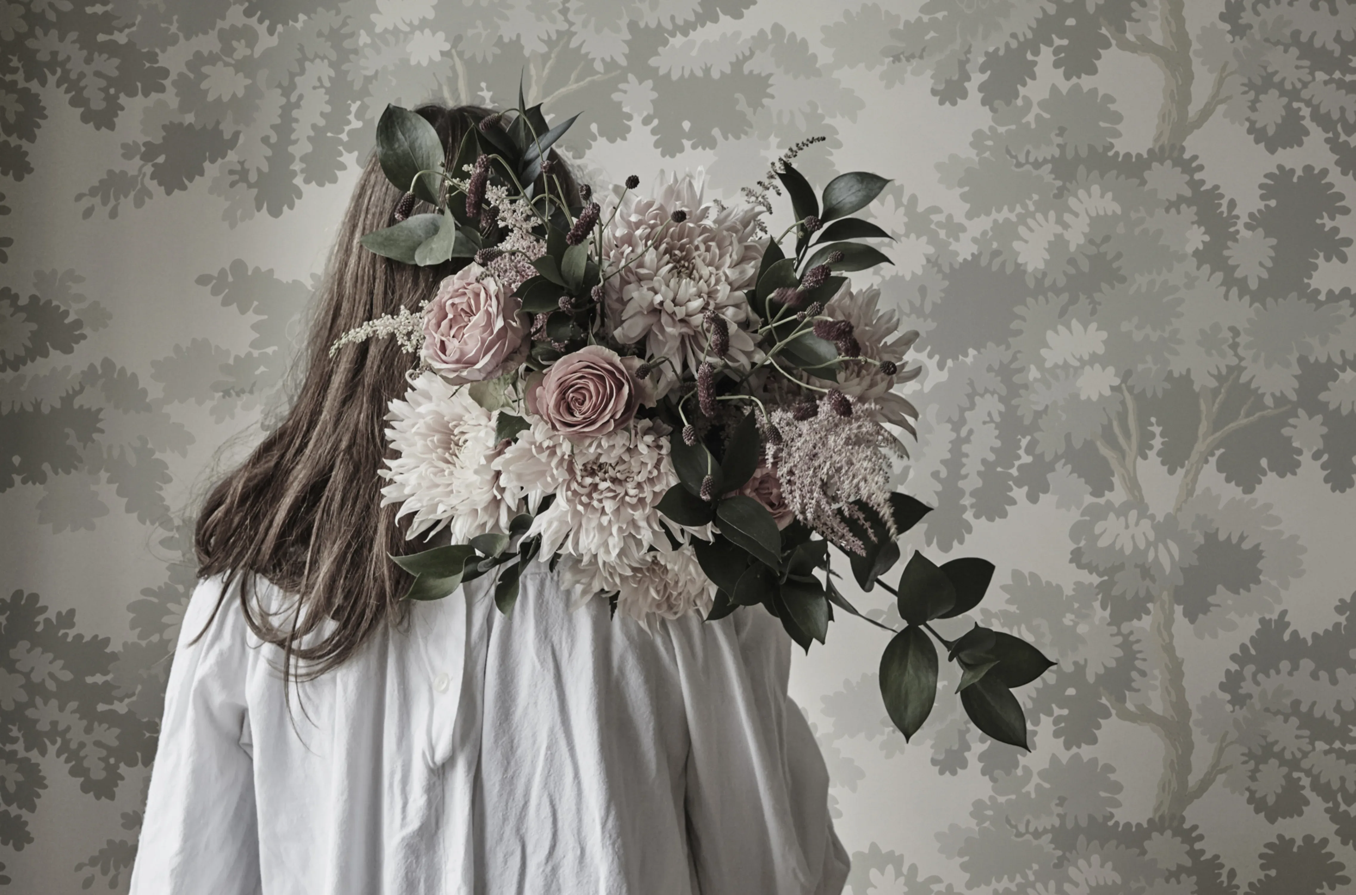 Sandberg Raphael in Gray wallpaper (444-31)